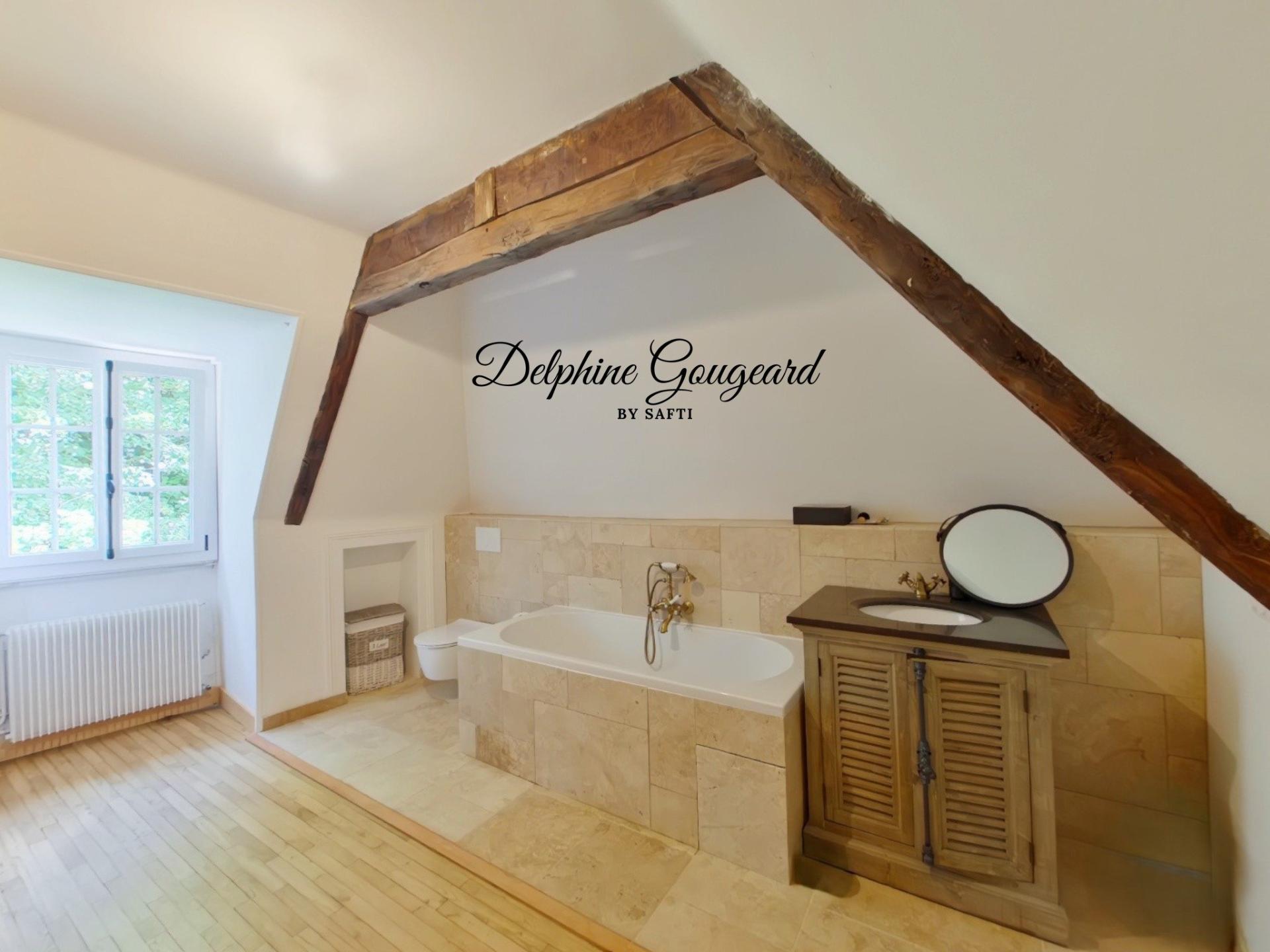 Photo 12 of the listing.