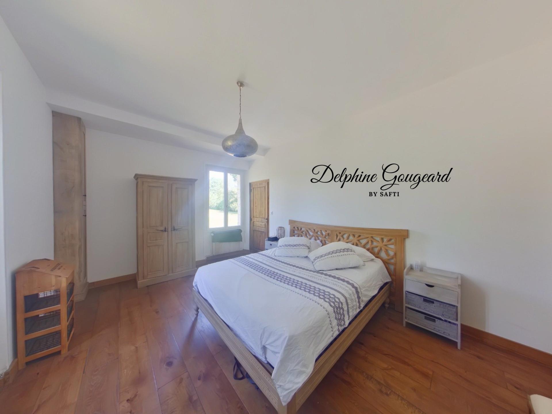 Photo 13 of the listing.