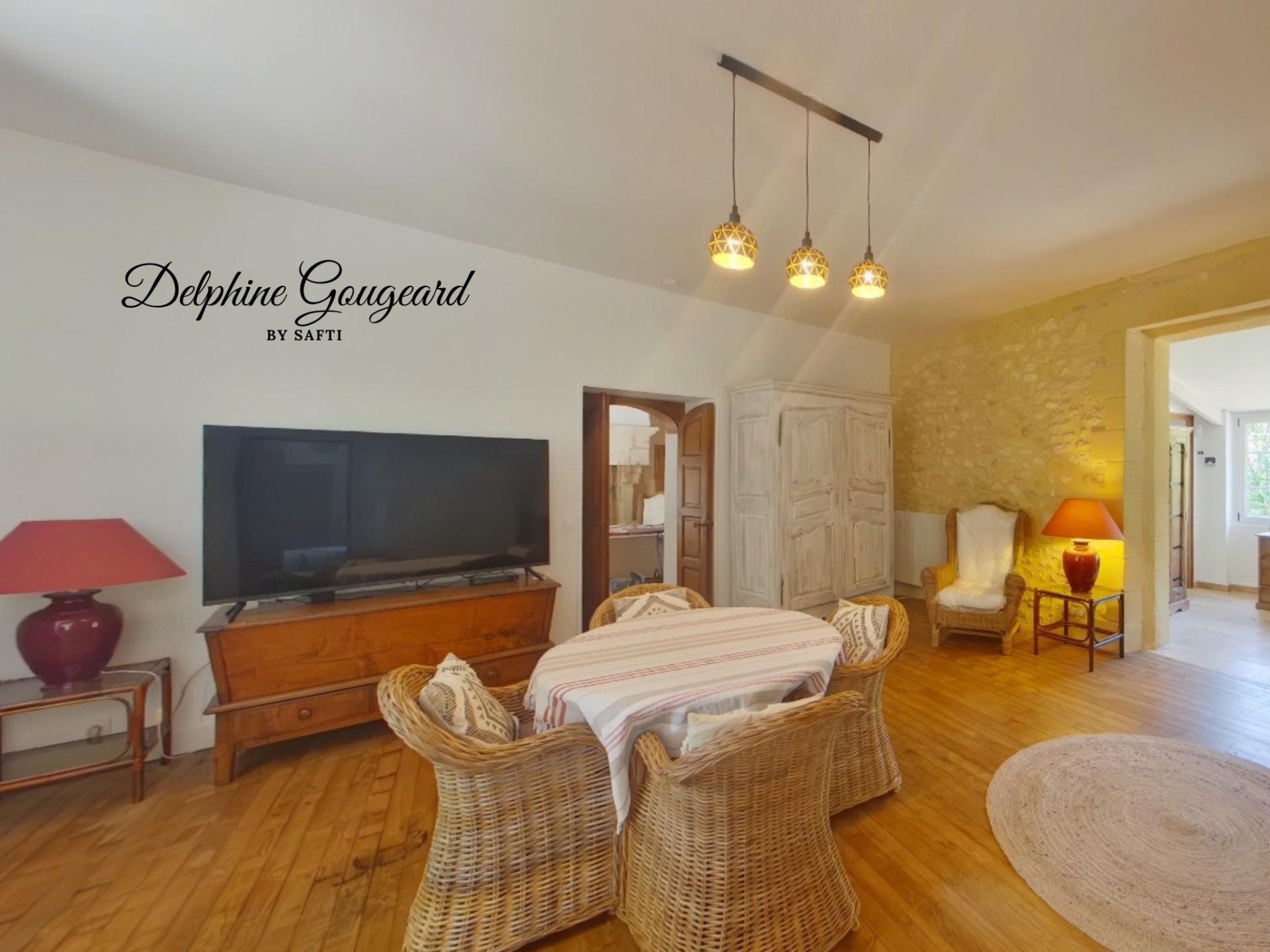 Photo 7 of the listing.