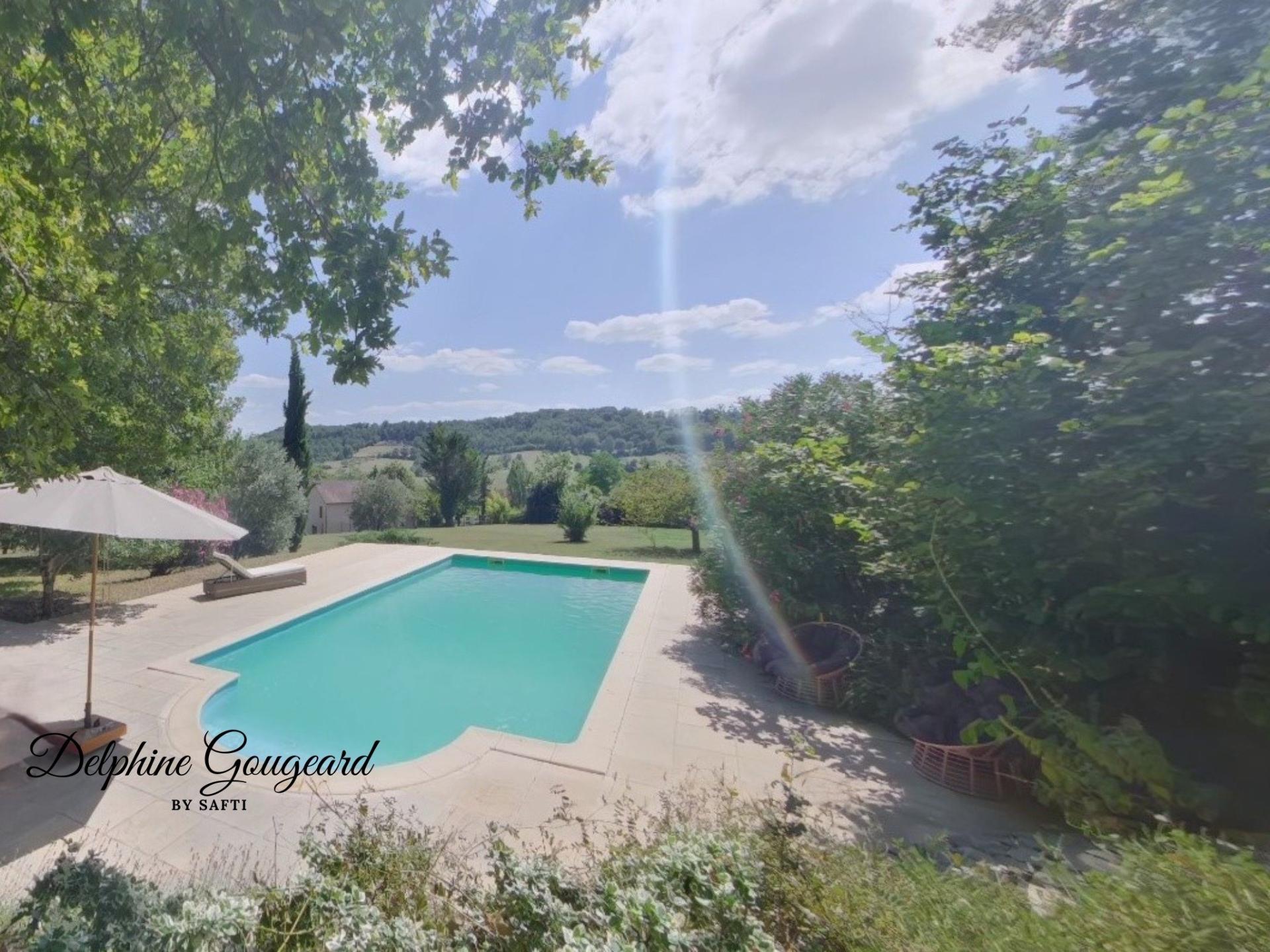 Photo 4 of the listing.