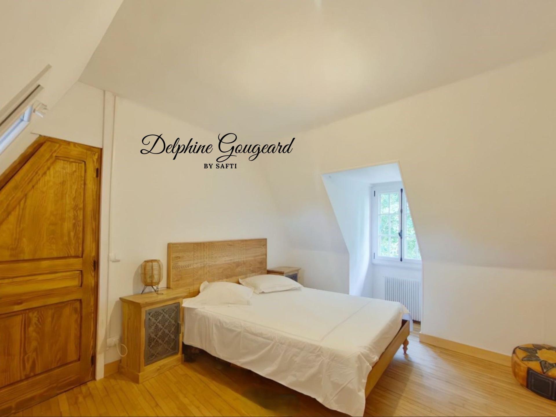 Photo 11 of the listing.