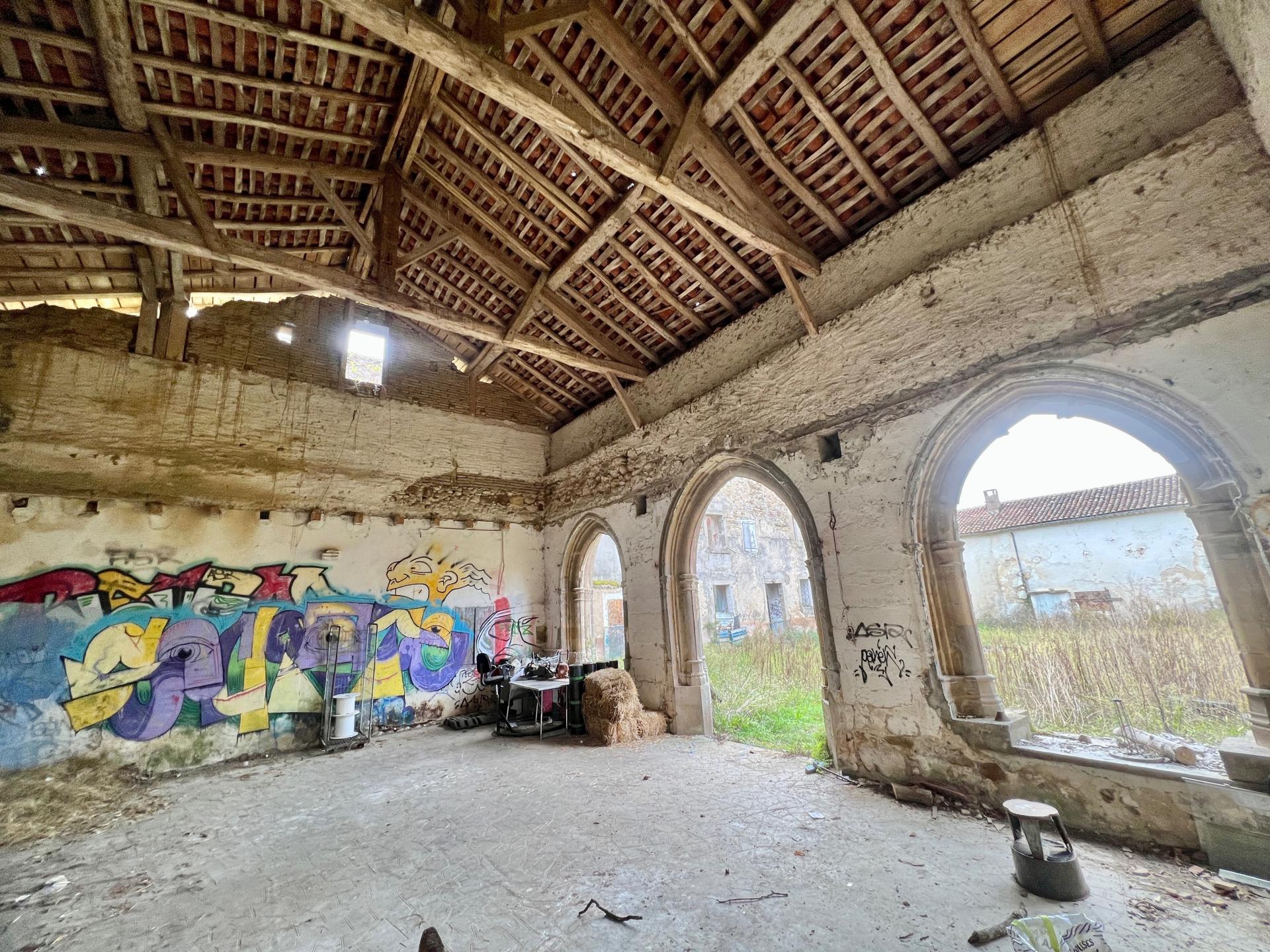 Photo 6 of the listing.