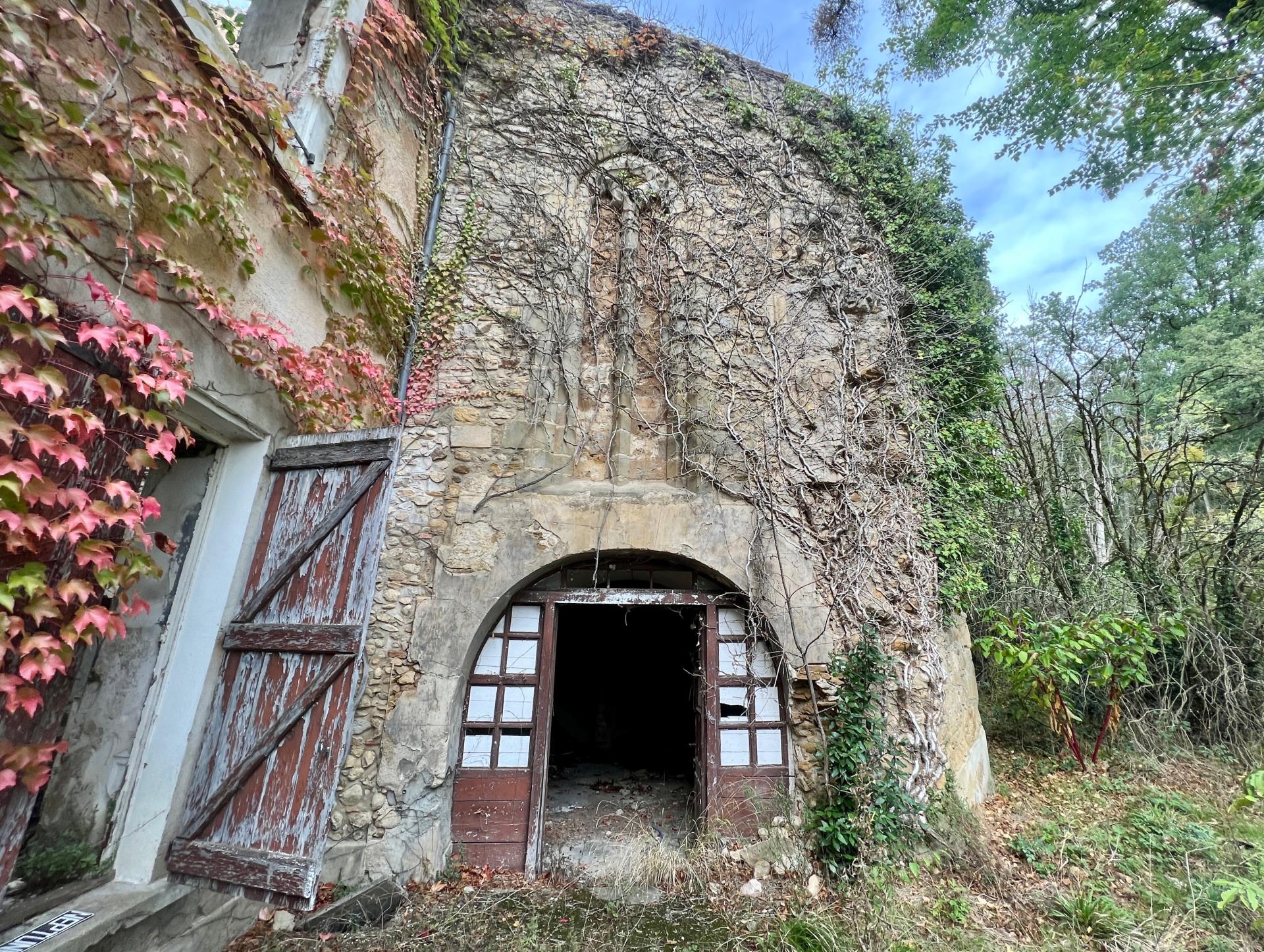 Photo 7 of the listing.