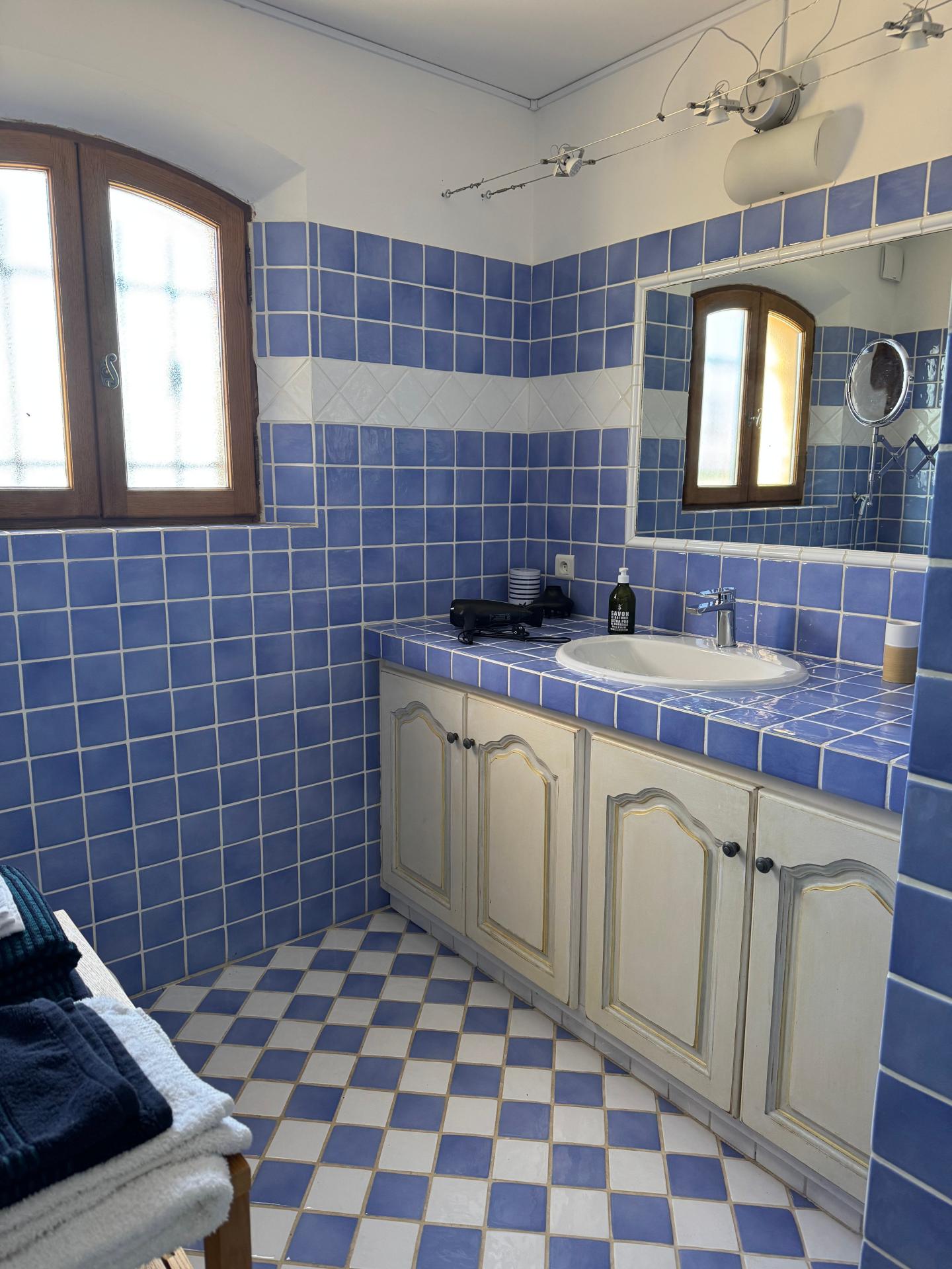 Photo 9 of the listing.