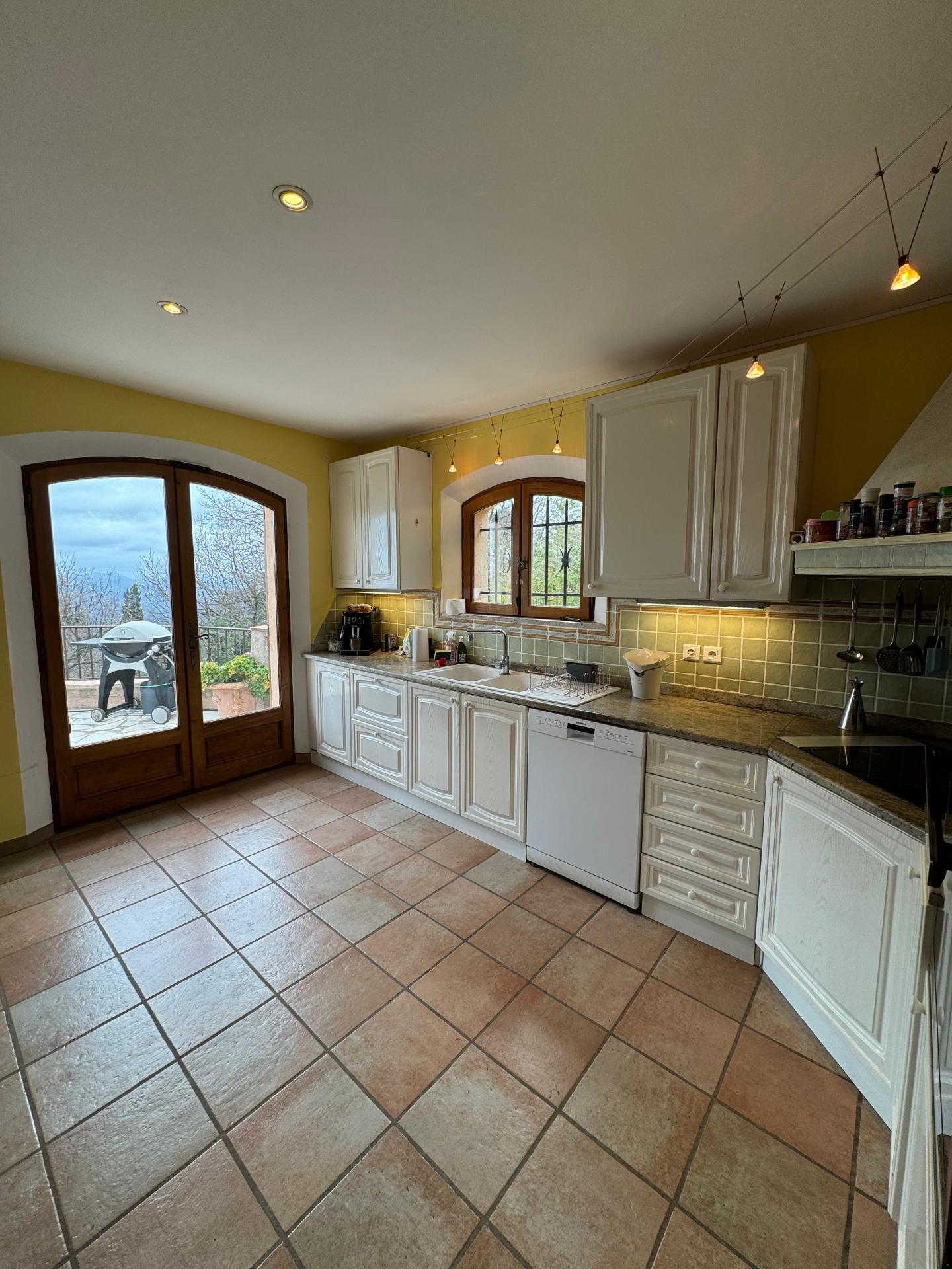 Photo 8 of the listing.