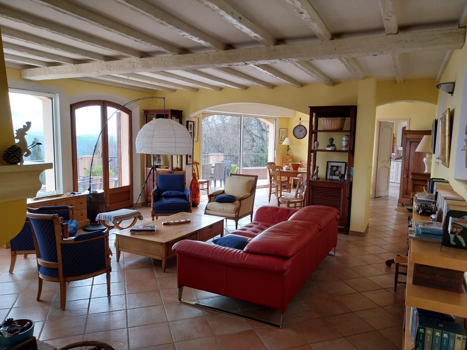 Photo 6 of the listing.