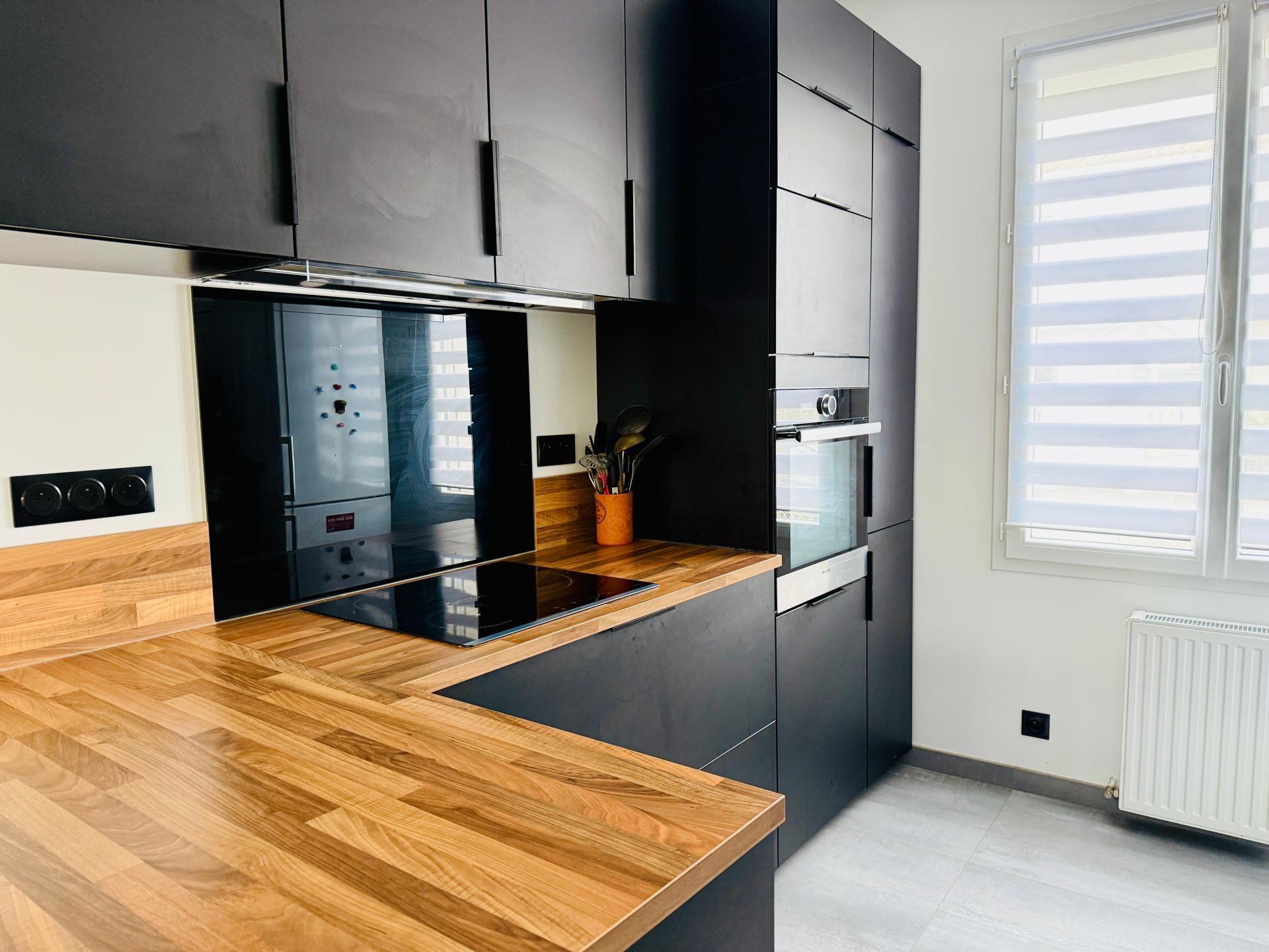 Photo 5 of the listing.