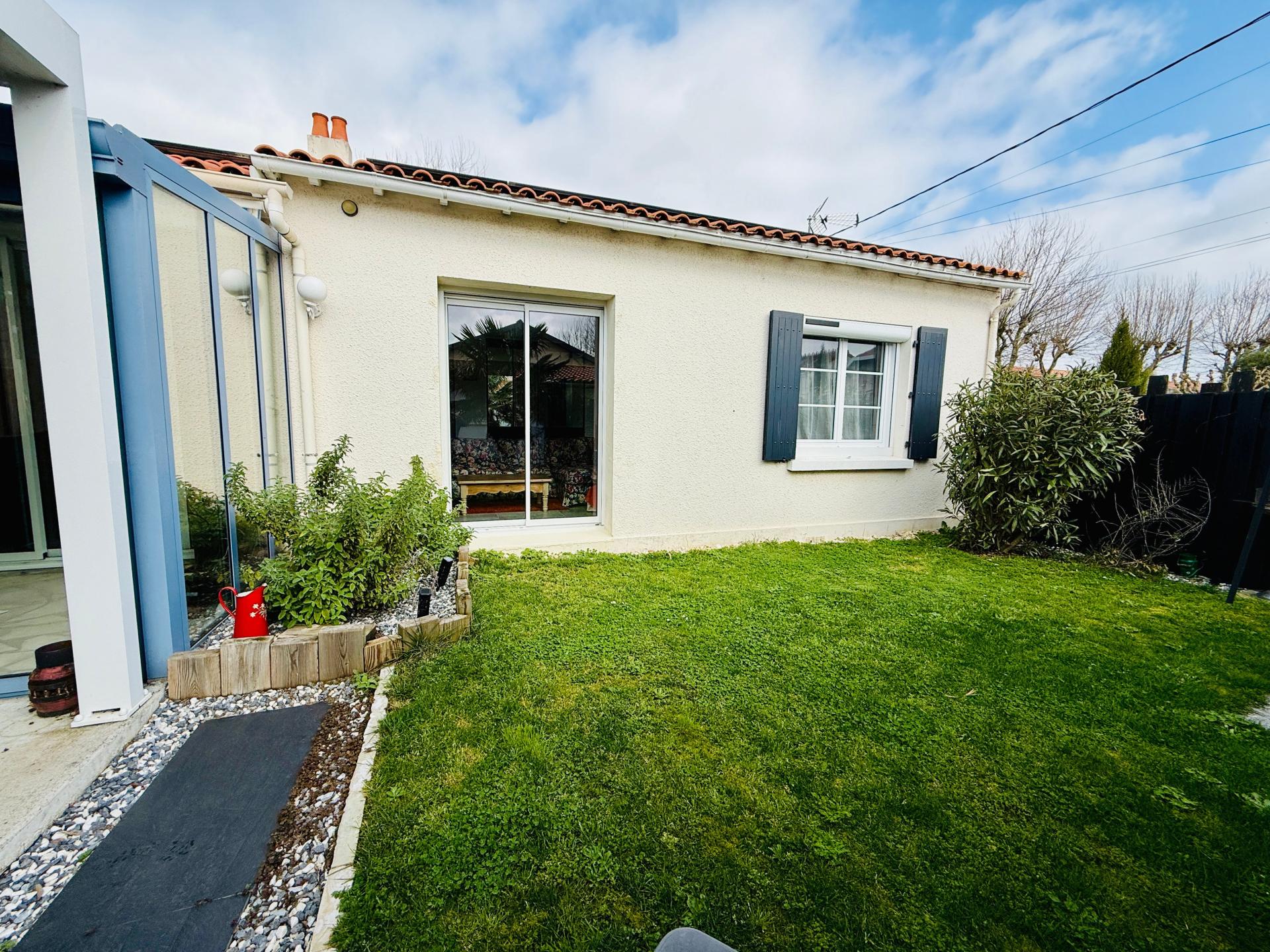 Photo 8 of the listing.