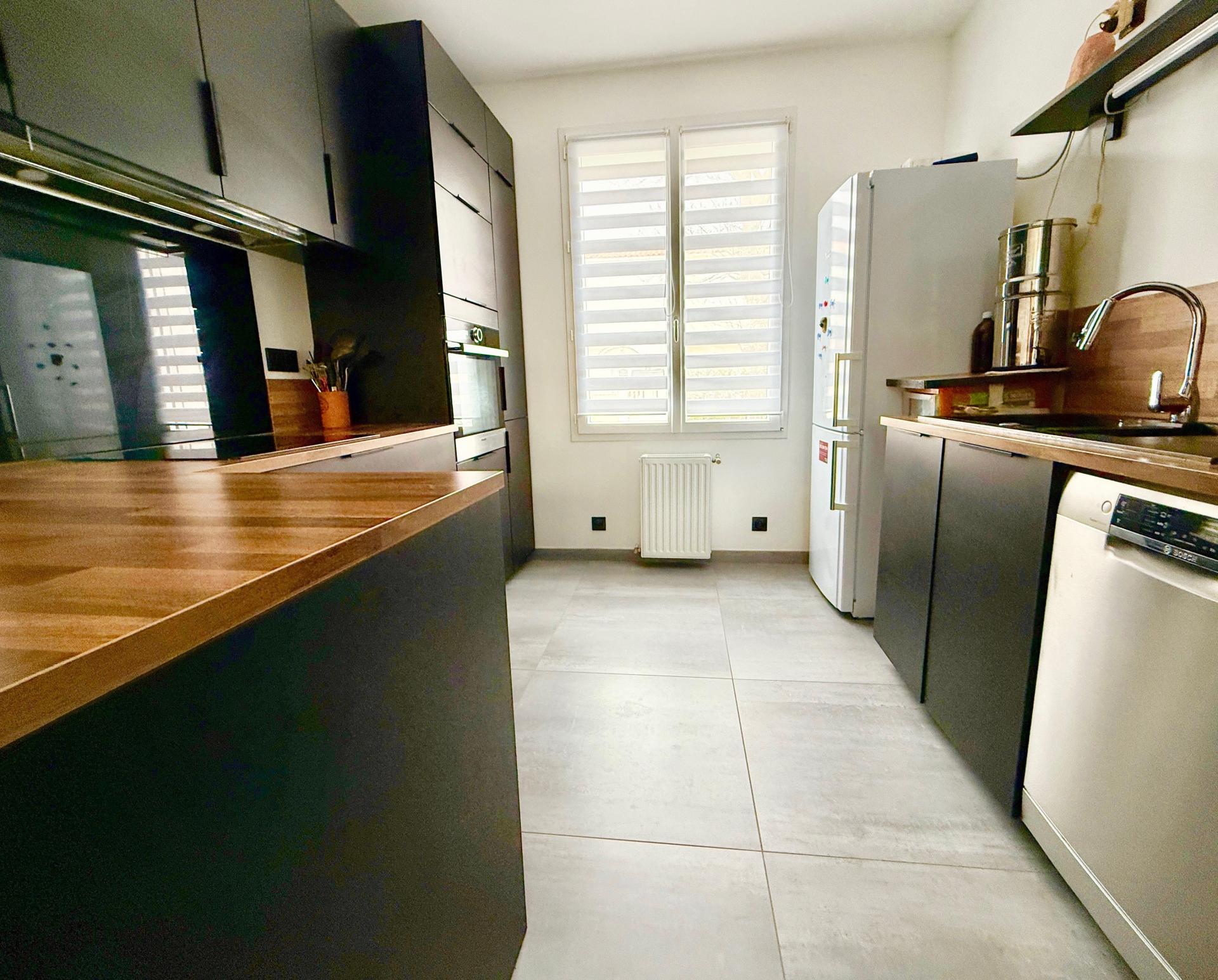 Photo 4 of the listing.