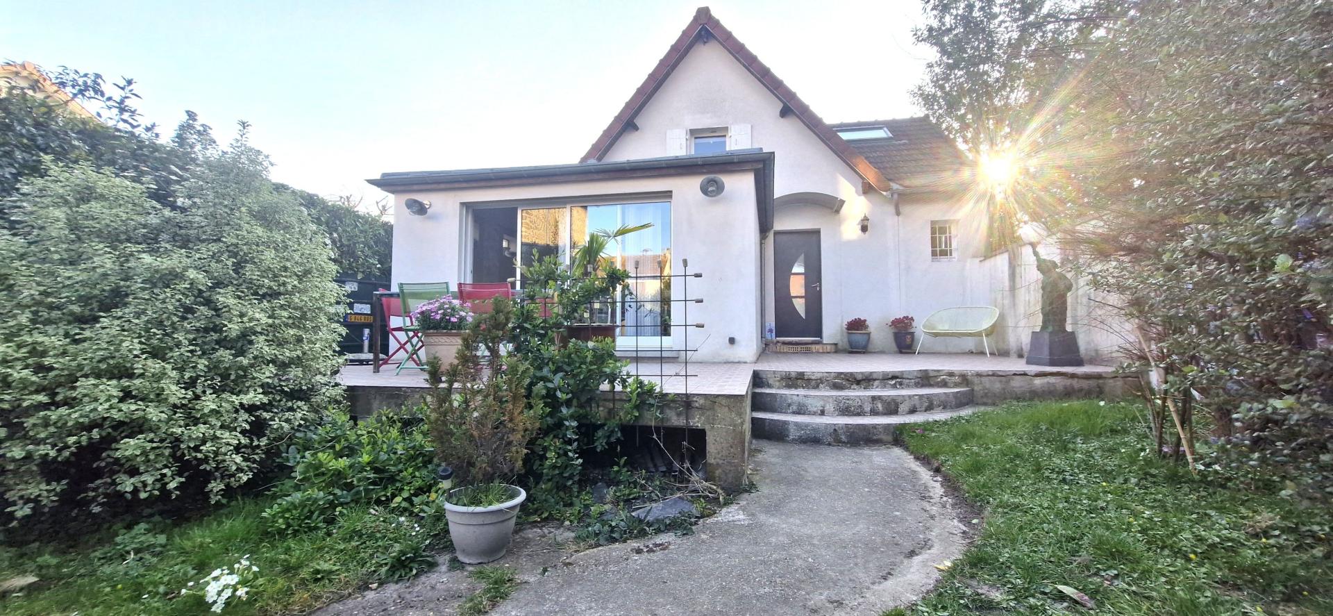 Photo 4 of the listing.