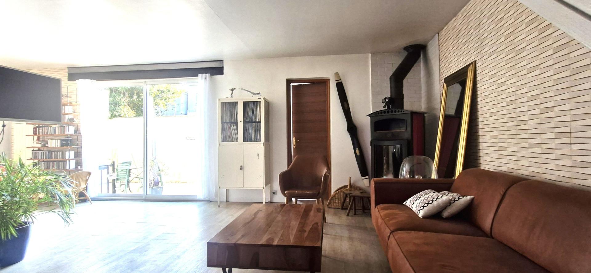 Photo 9 of the listing.