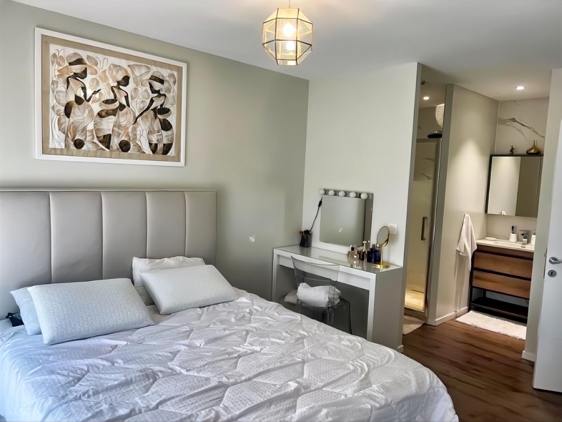 Photo 3 of the listing.