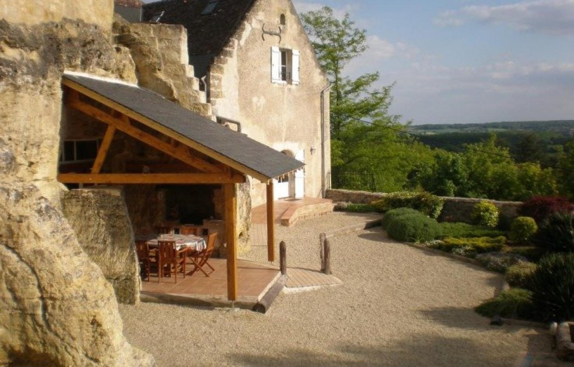 Photo 17 of the listing.