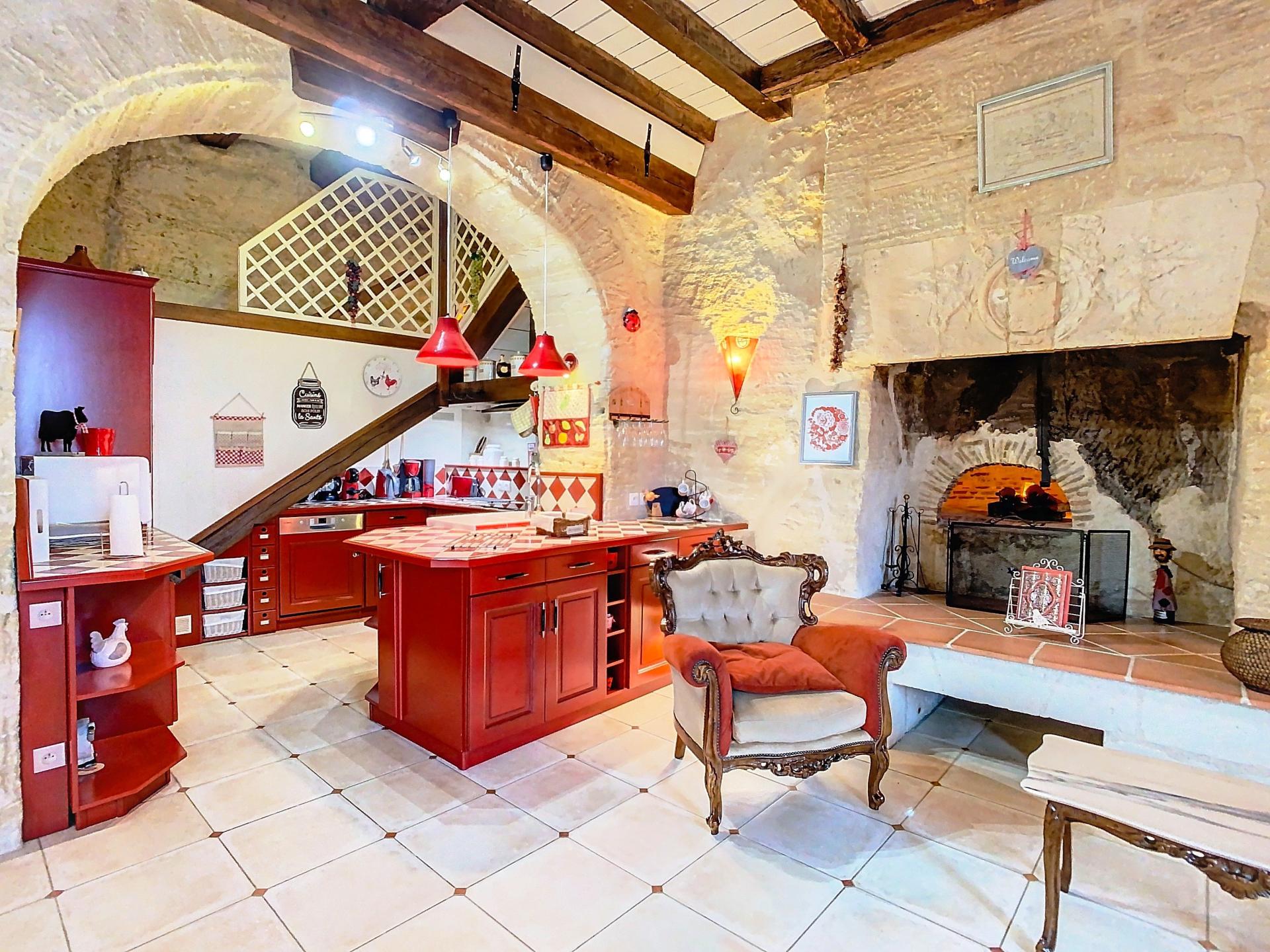 Photo 7 of the listing.