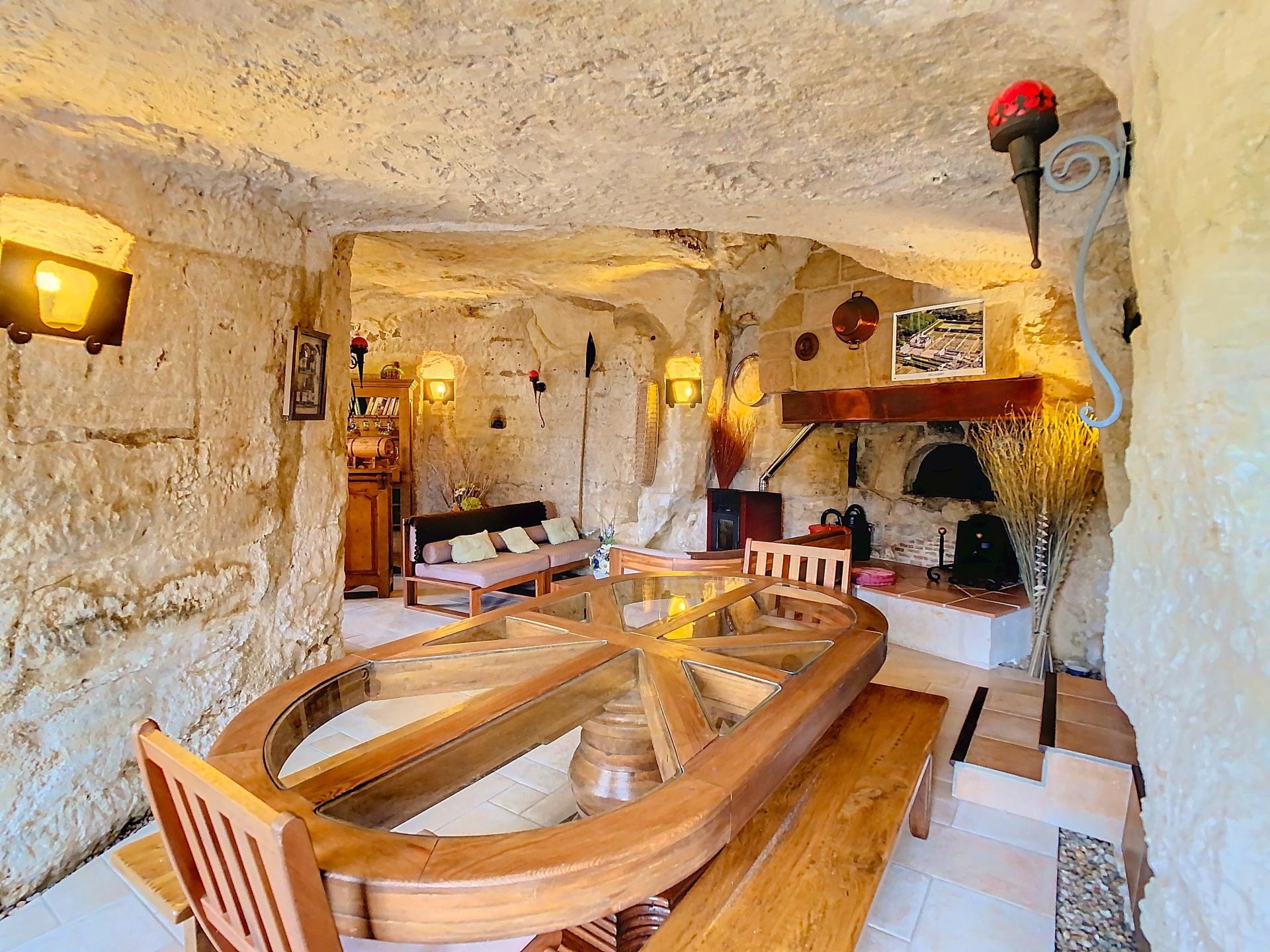 Photo 5 of the listing.