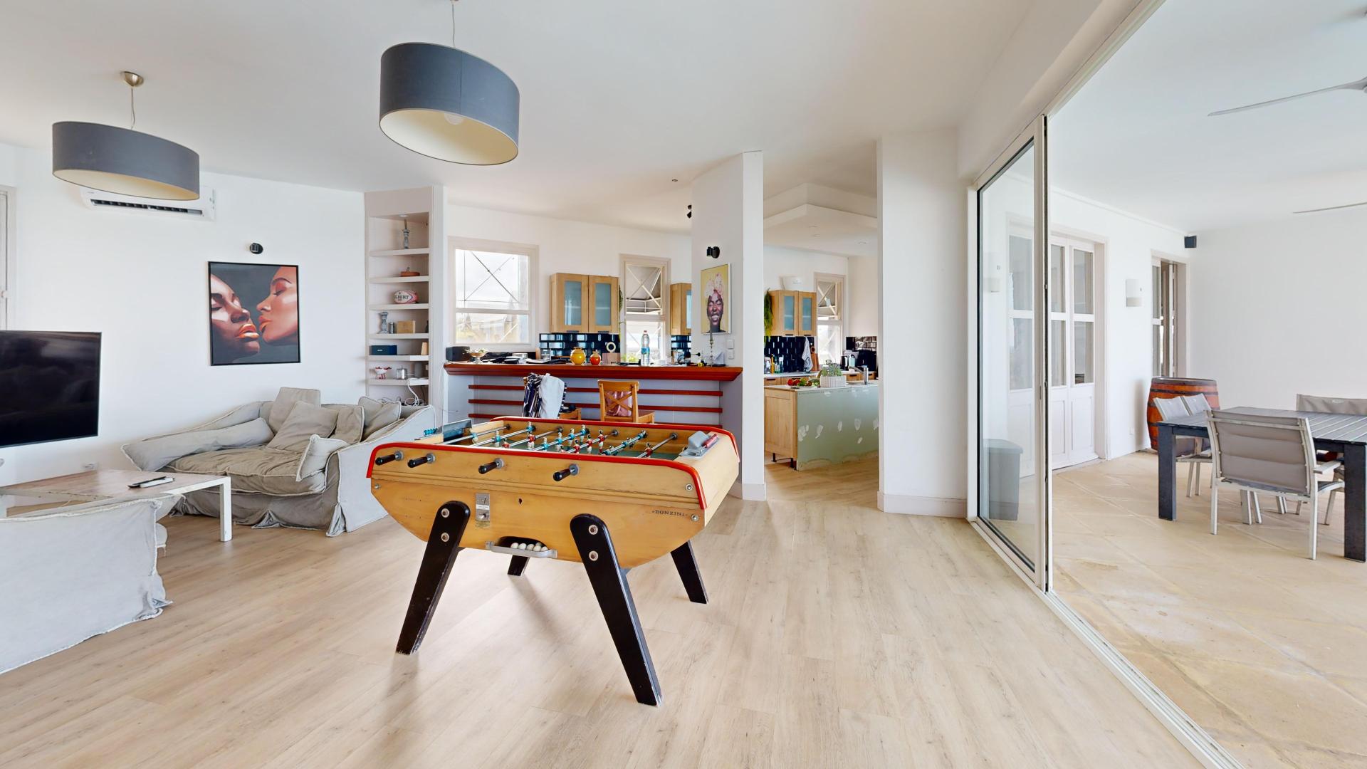 Photo 3 of the listing.