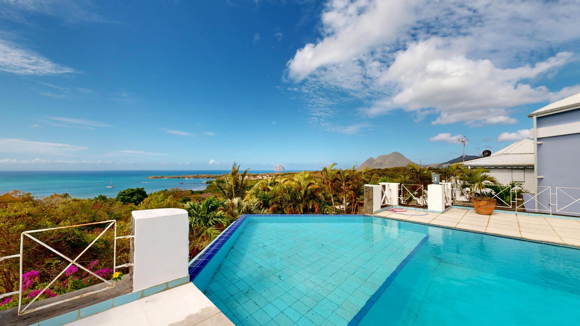 Photo 5 of the listing.