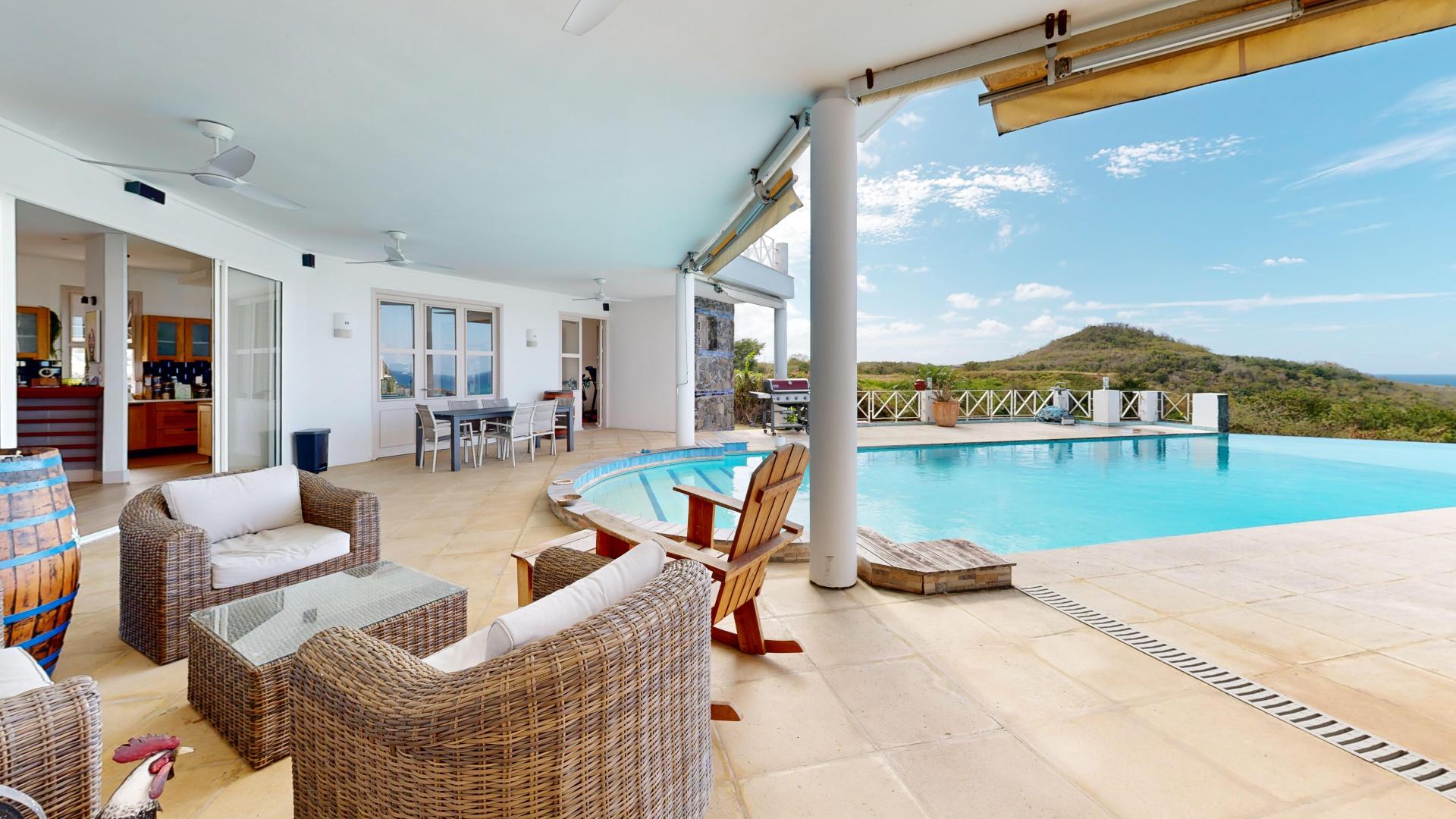 Photo 6 of the listing.