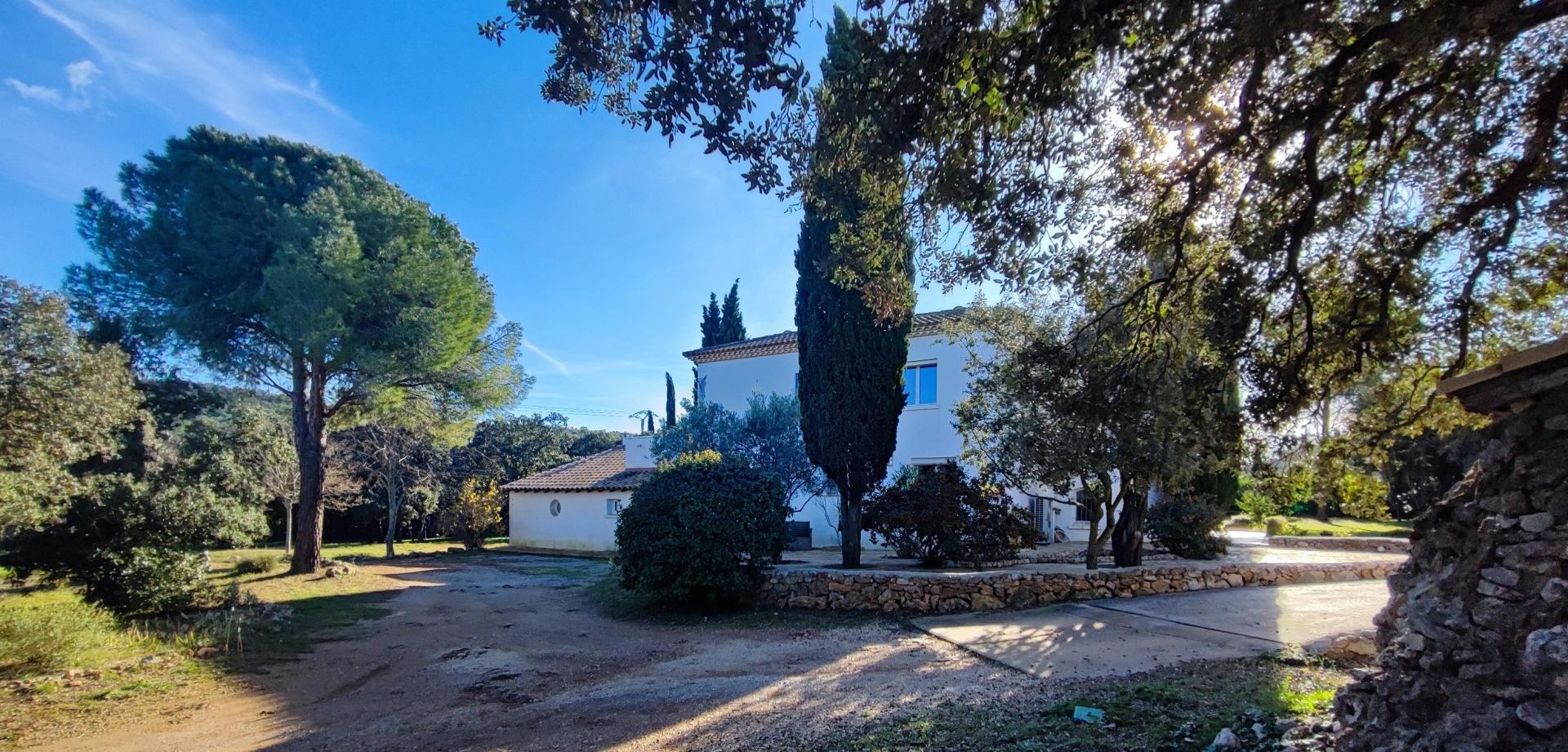 Photo 14 of the listing.