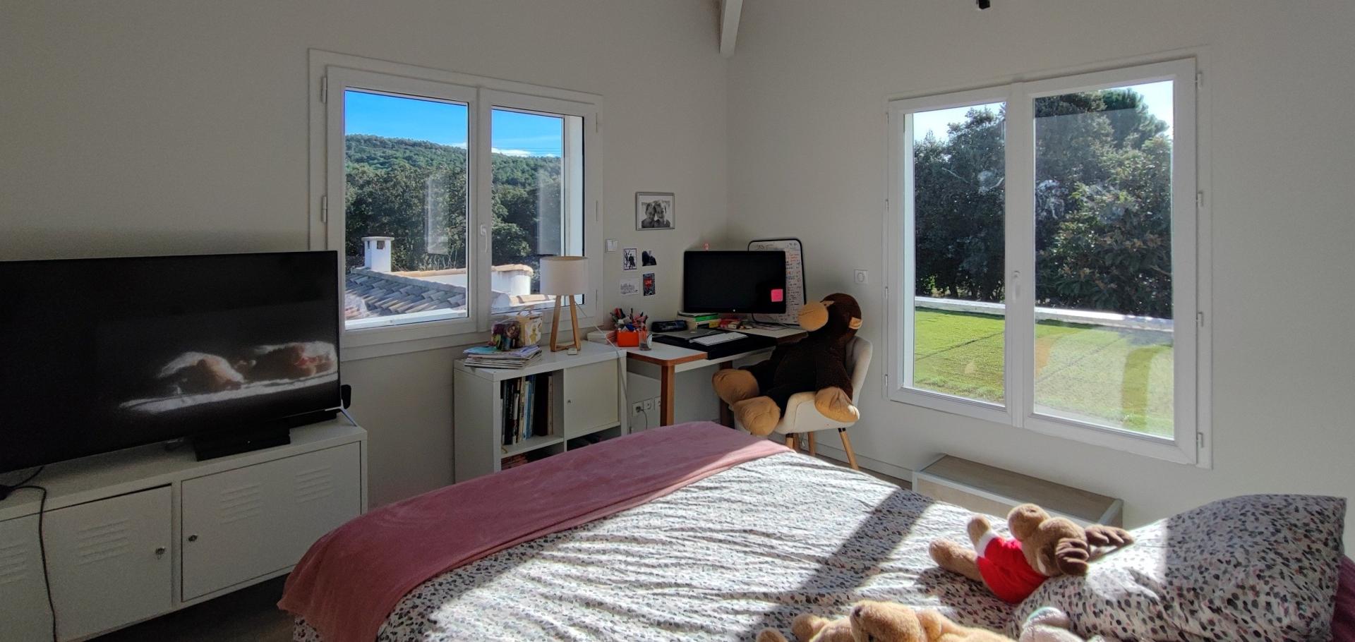 Photo 10 of the listing.