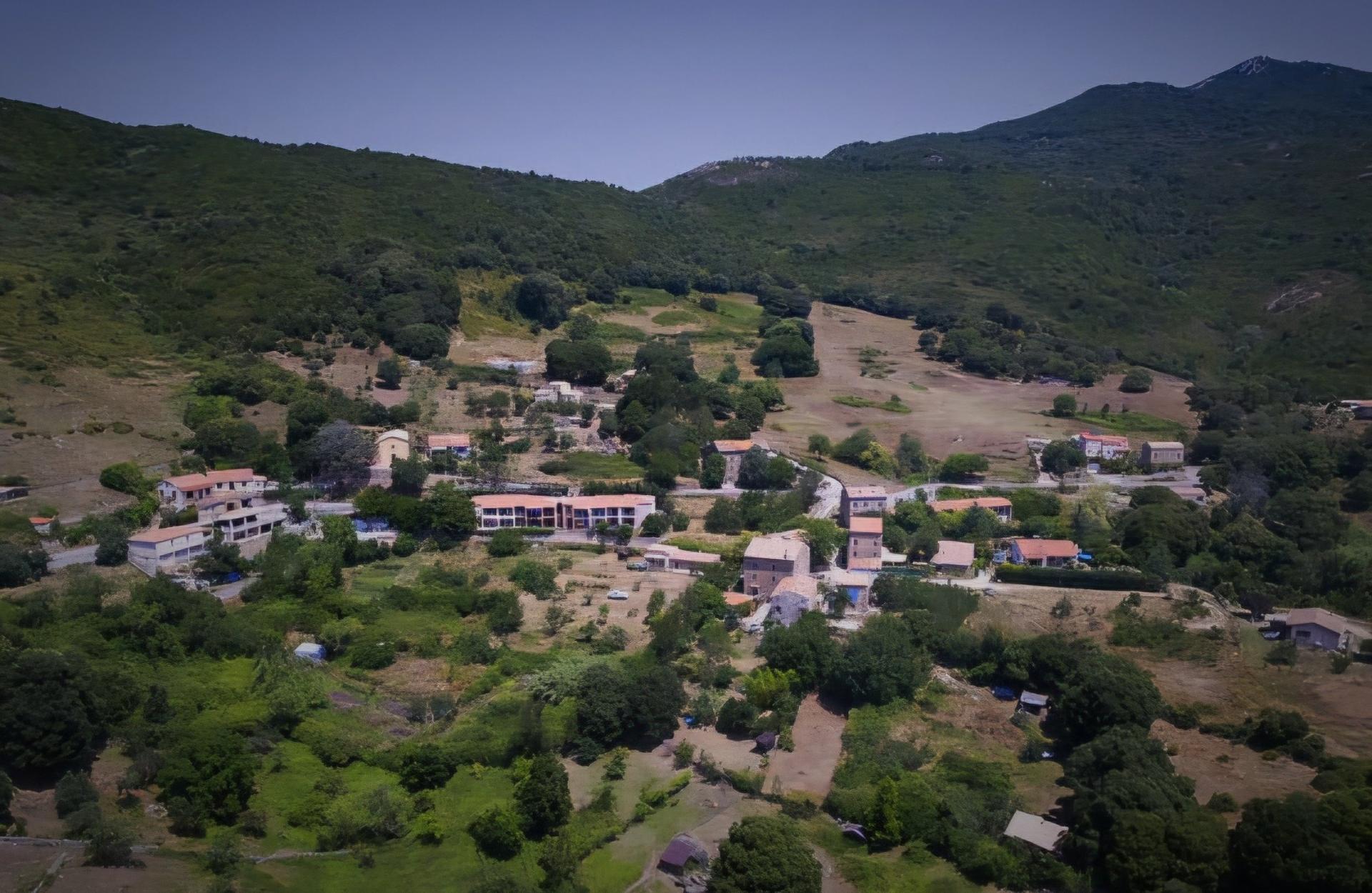 Photo 6 of the listing.