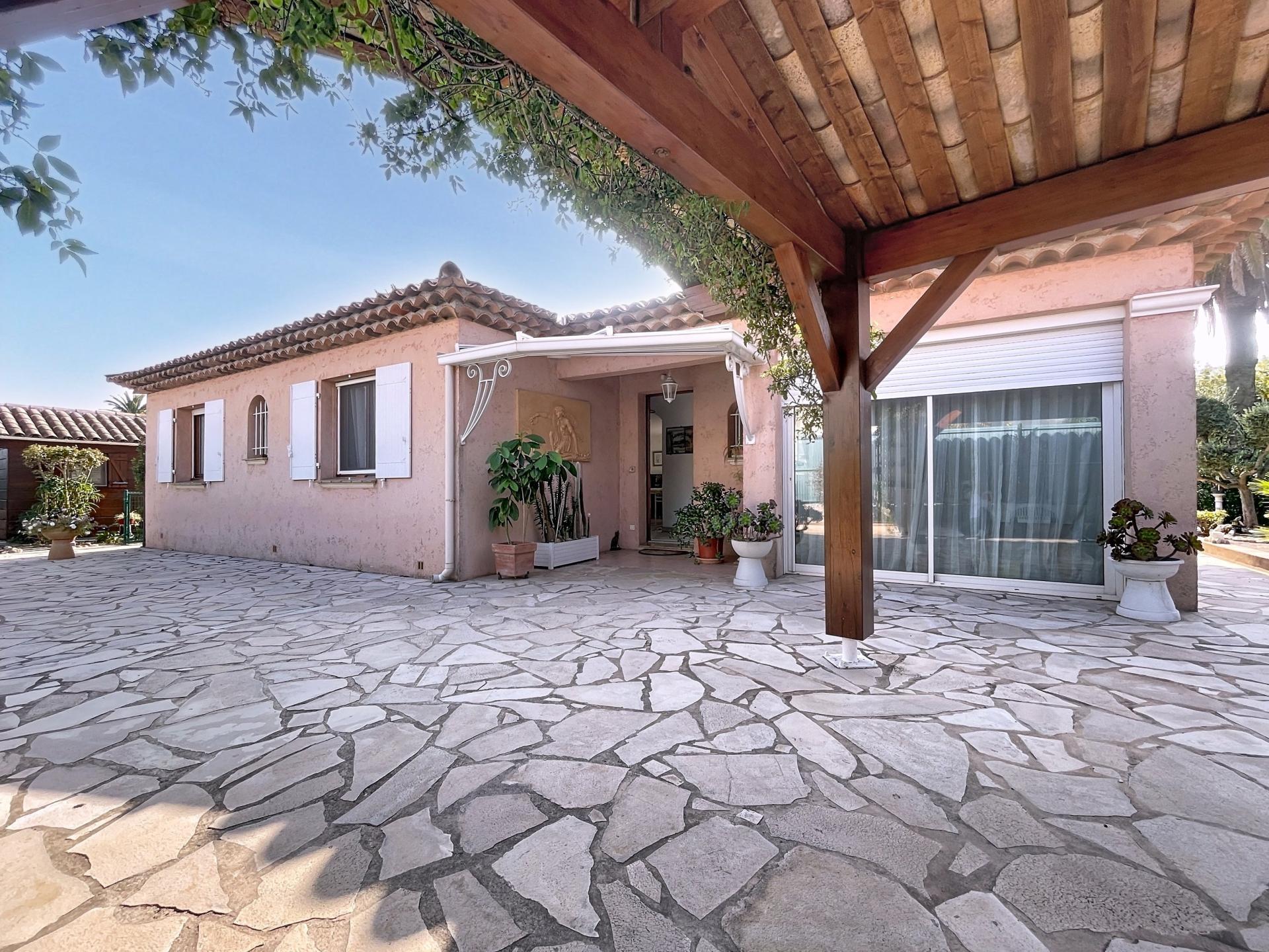 Photo 3 of the listing.