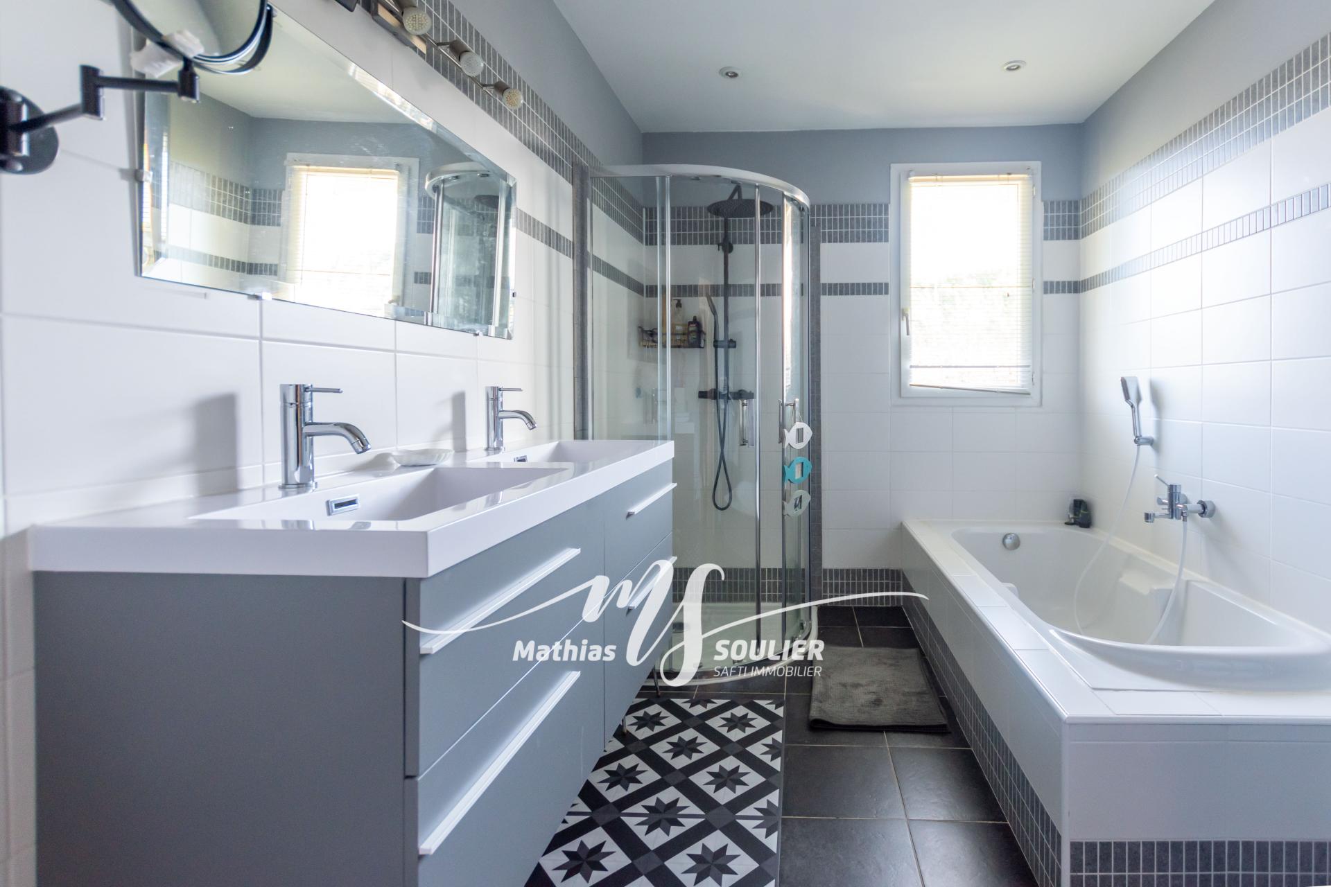 Photo 21 of the listing.