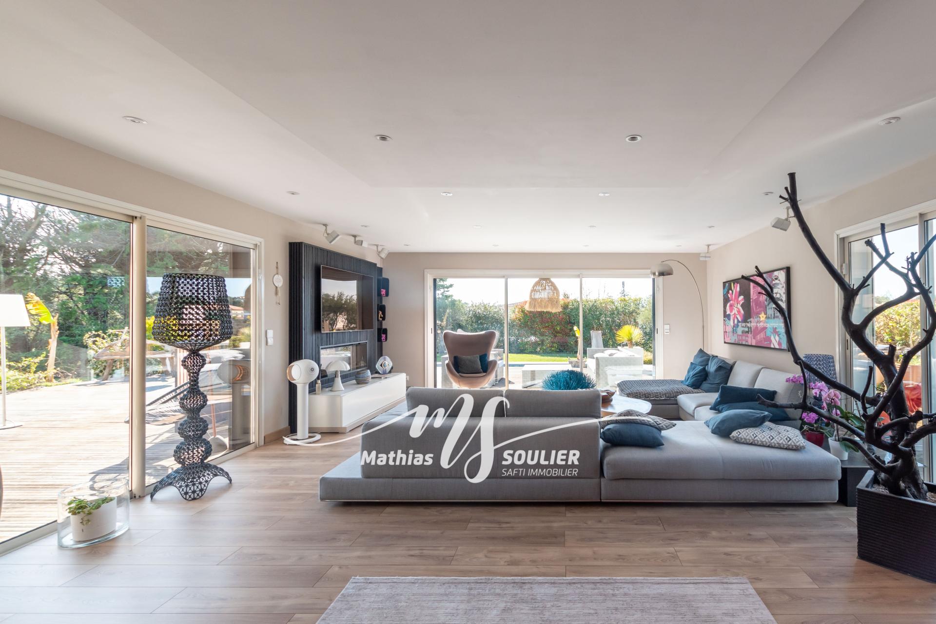 Photo 12 of the listing.