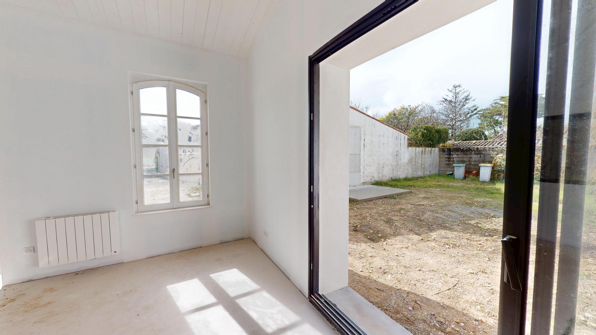 Photo 7 of the listing.