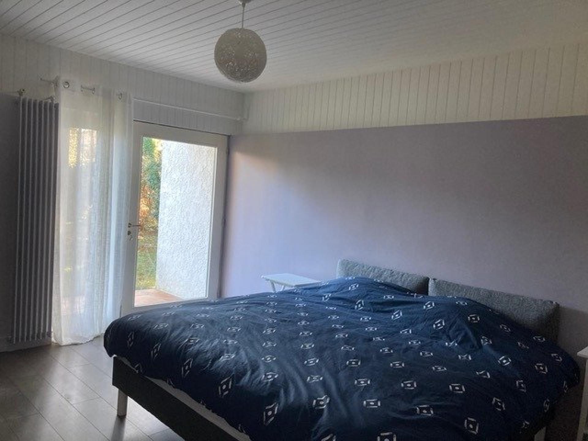 Photo 9 of the listing.