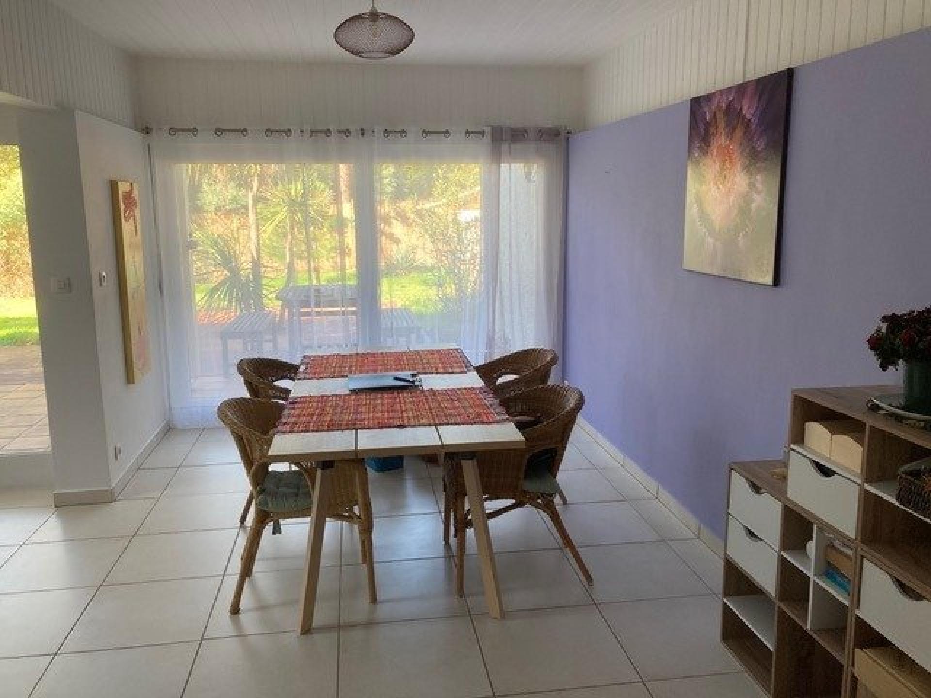 Photo 6 of the listing.