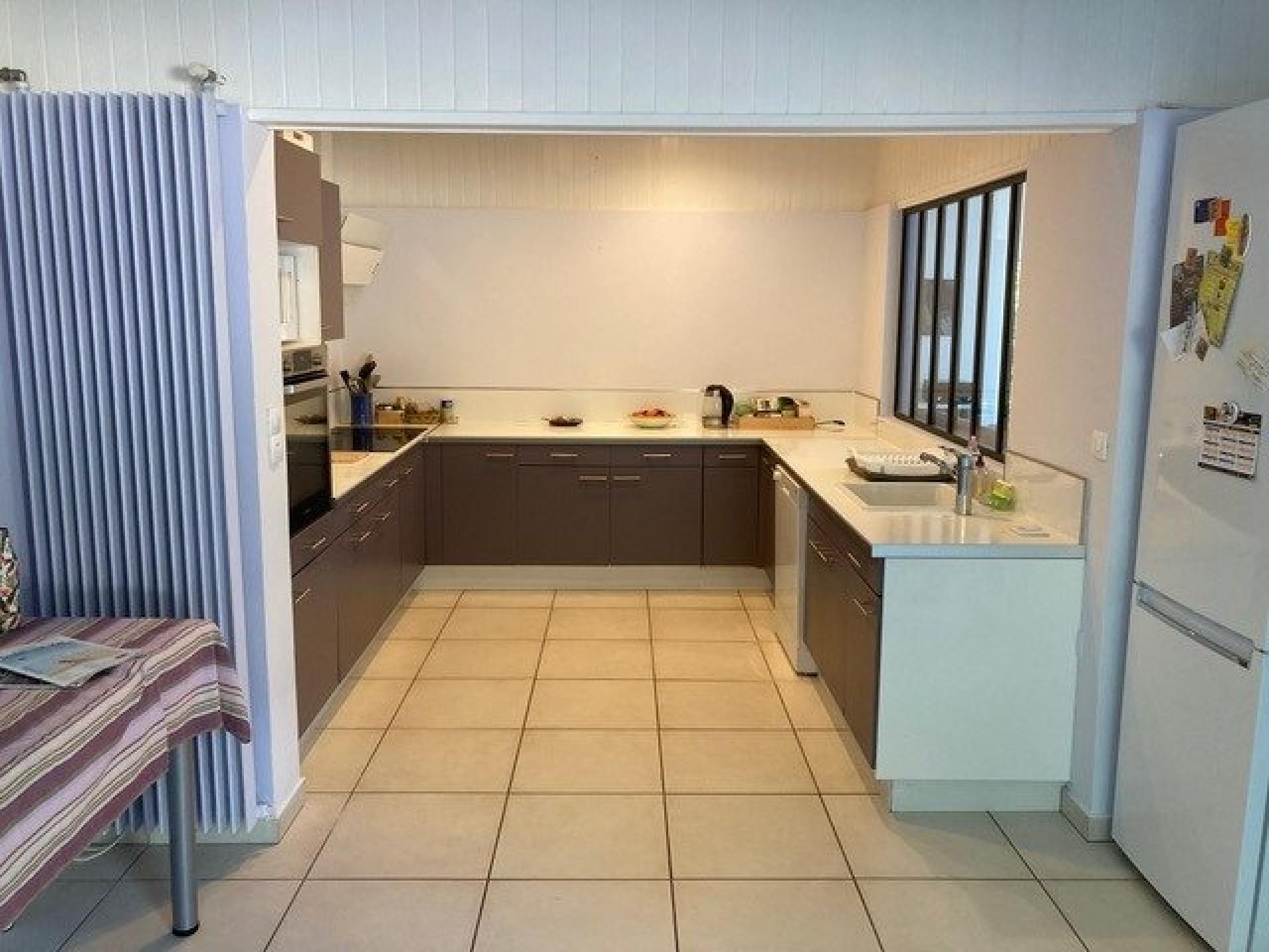 Photo 5 of the listing.