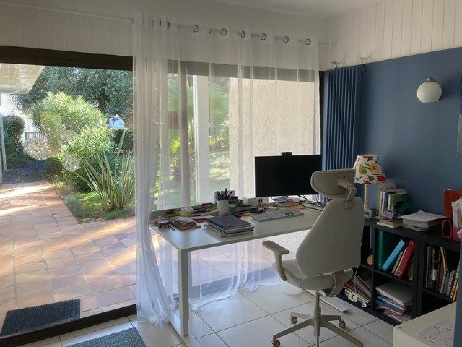 Photo 8 of the listing.