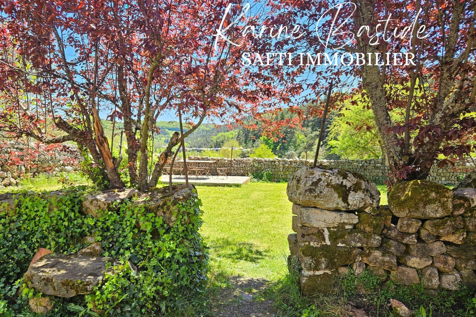 Photo 4 of the listing.