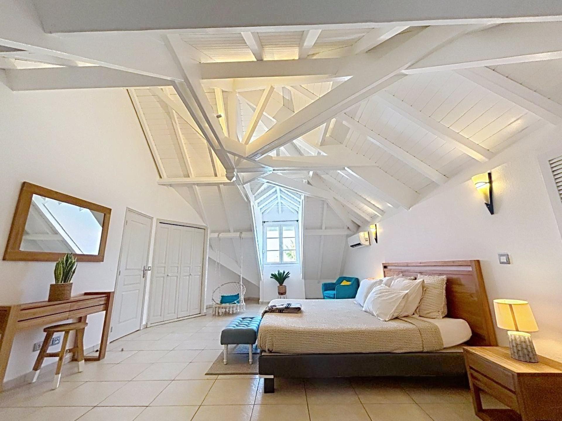 Photo 6 of the listing.