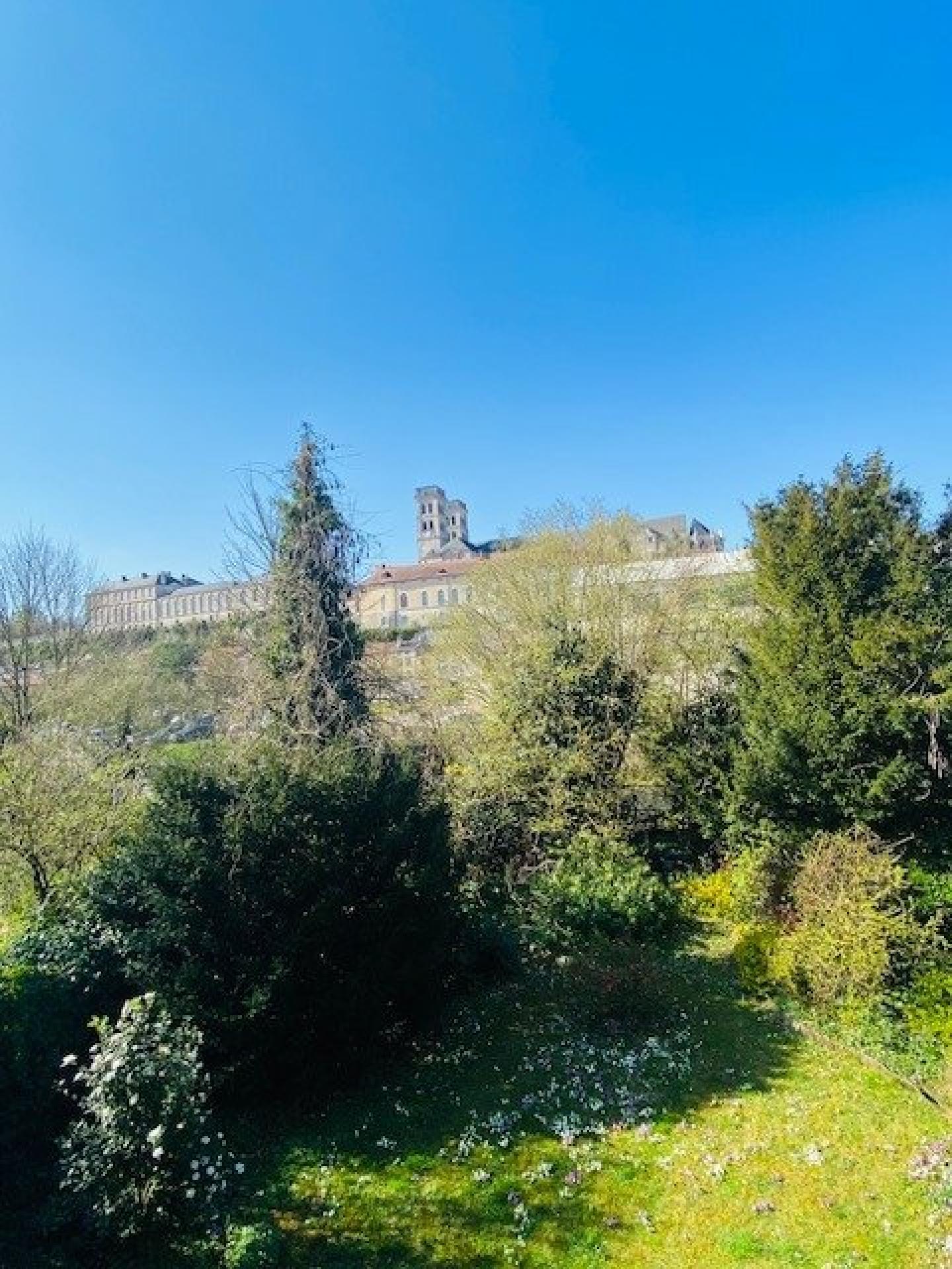 Photo 15 of the listing.