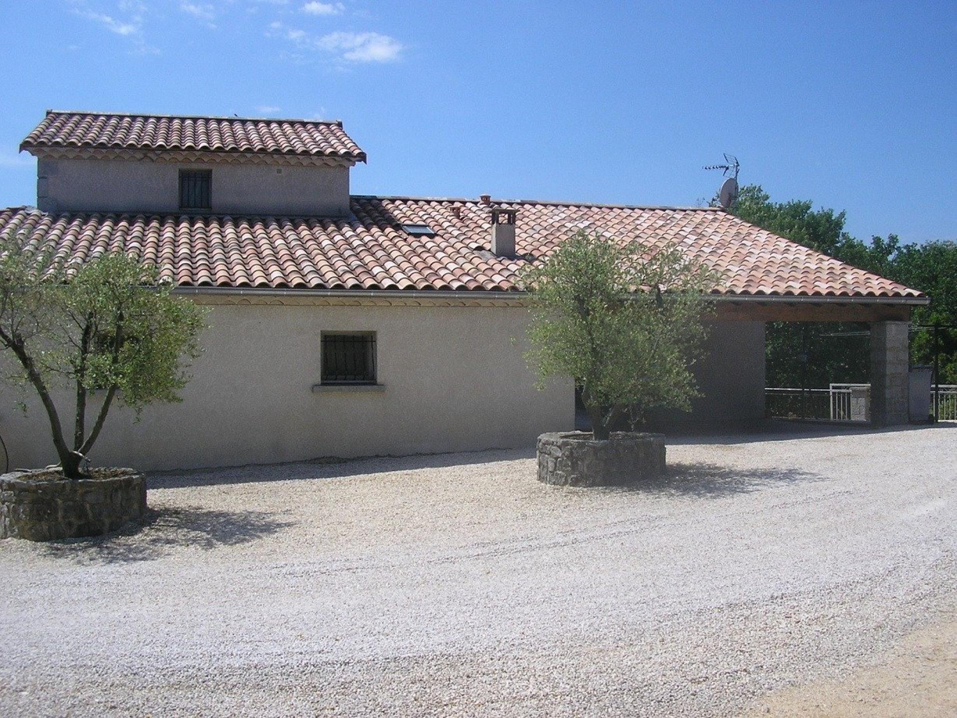 Photo 6 of the listing.