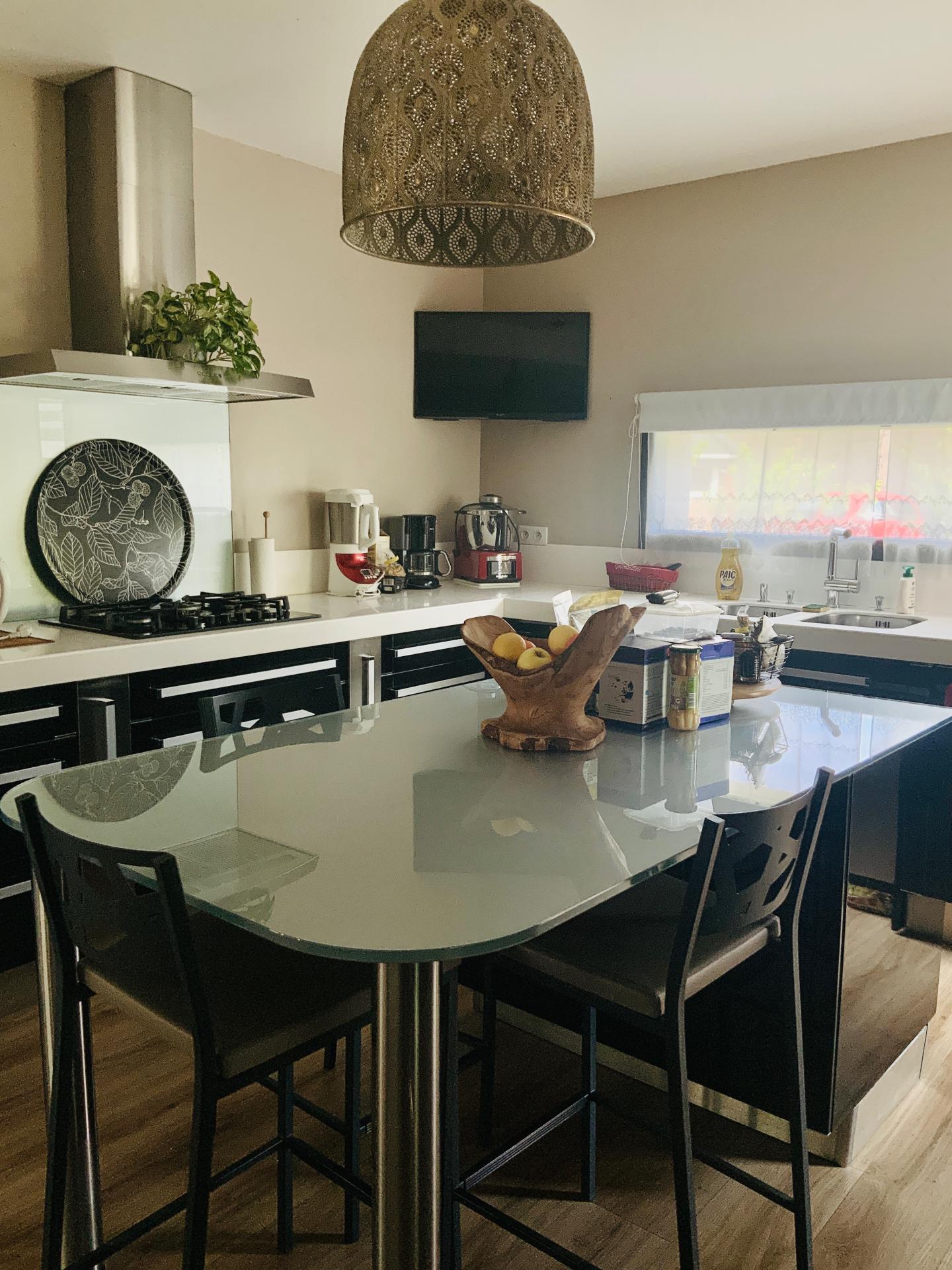 Photo 5 of the listing.