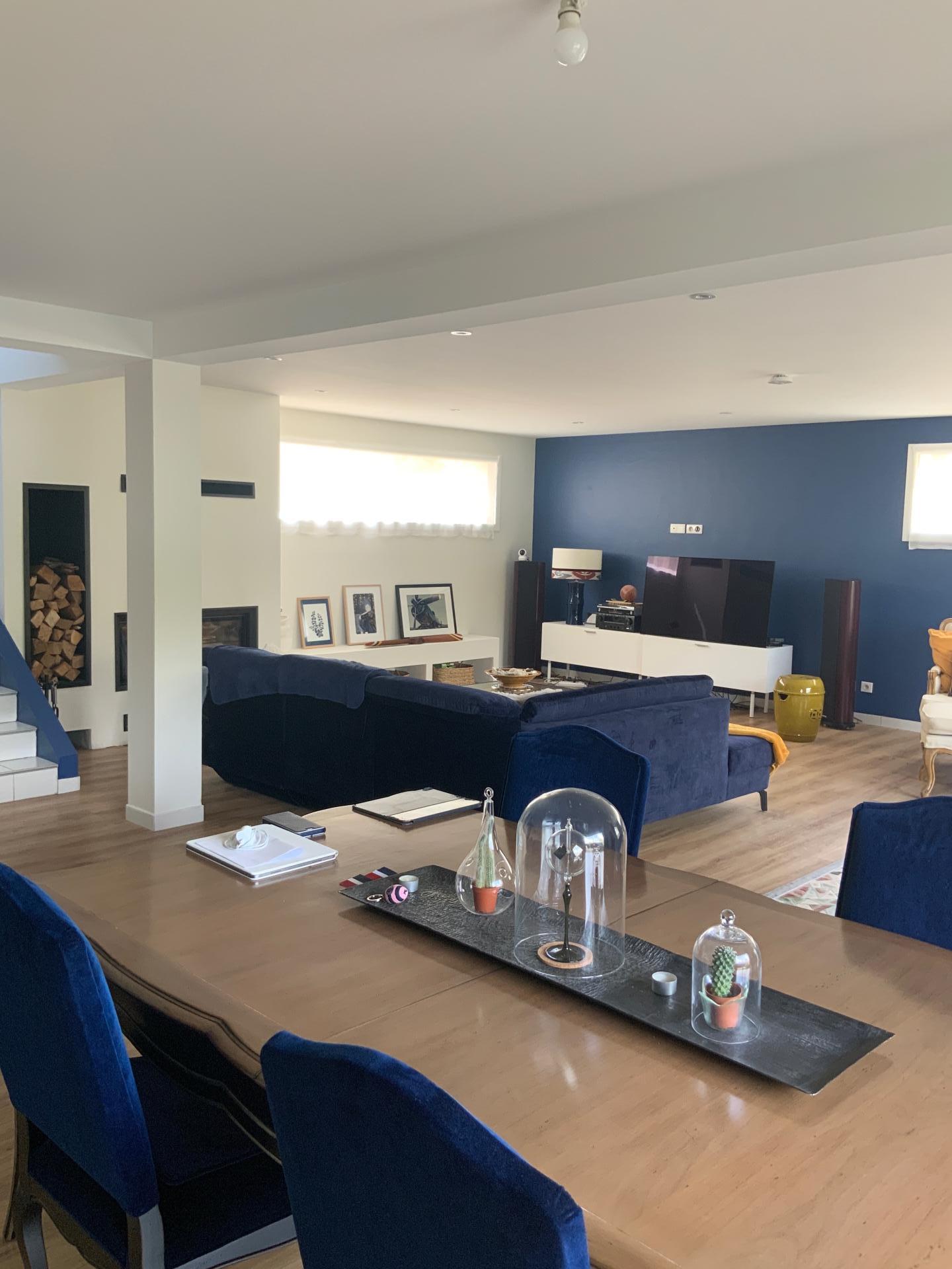 Photo 8 of the listing.