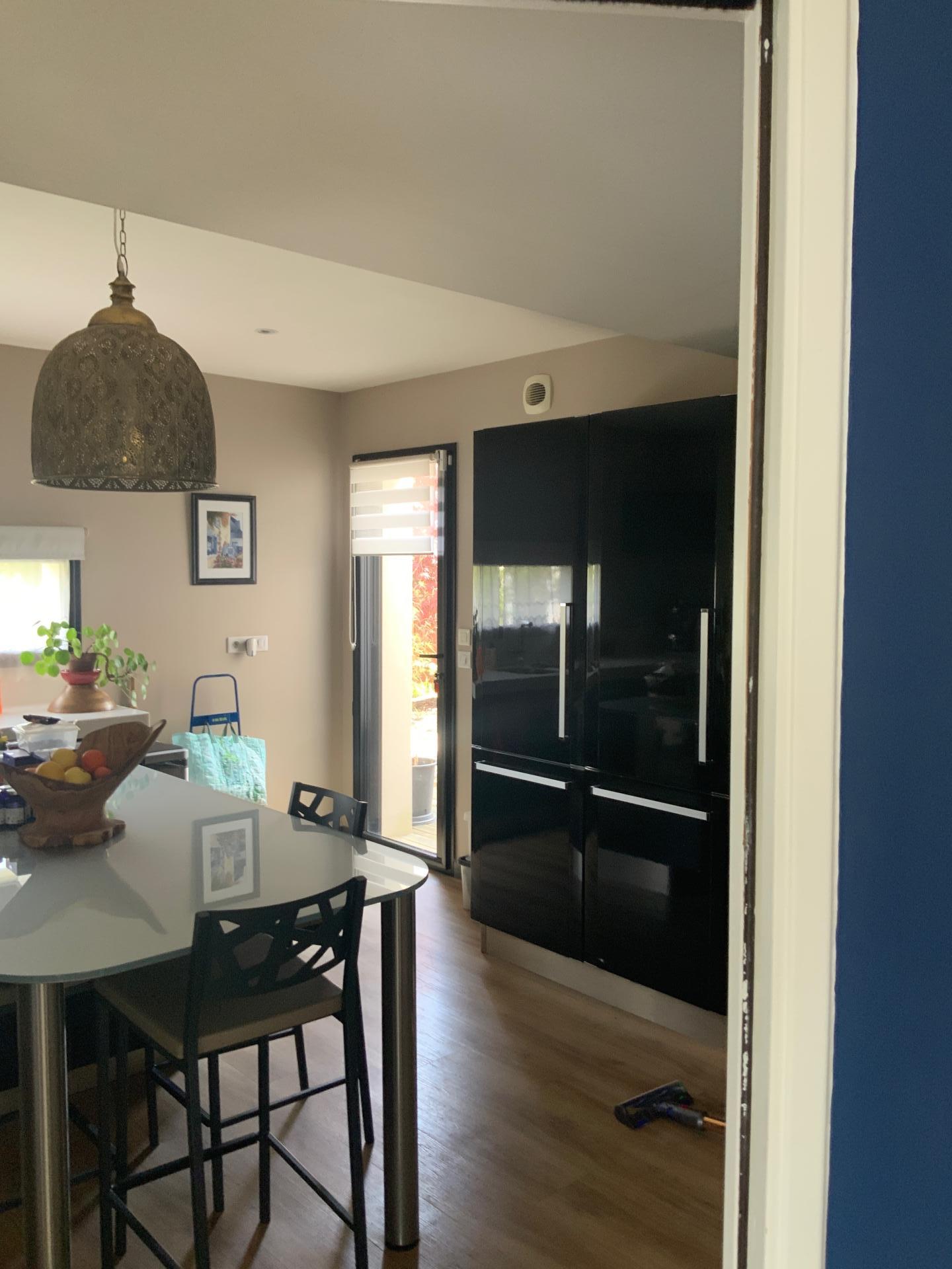 Photo 7 of the listing.