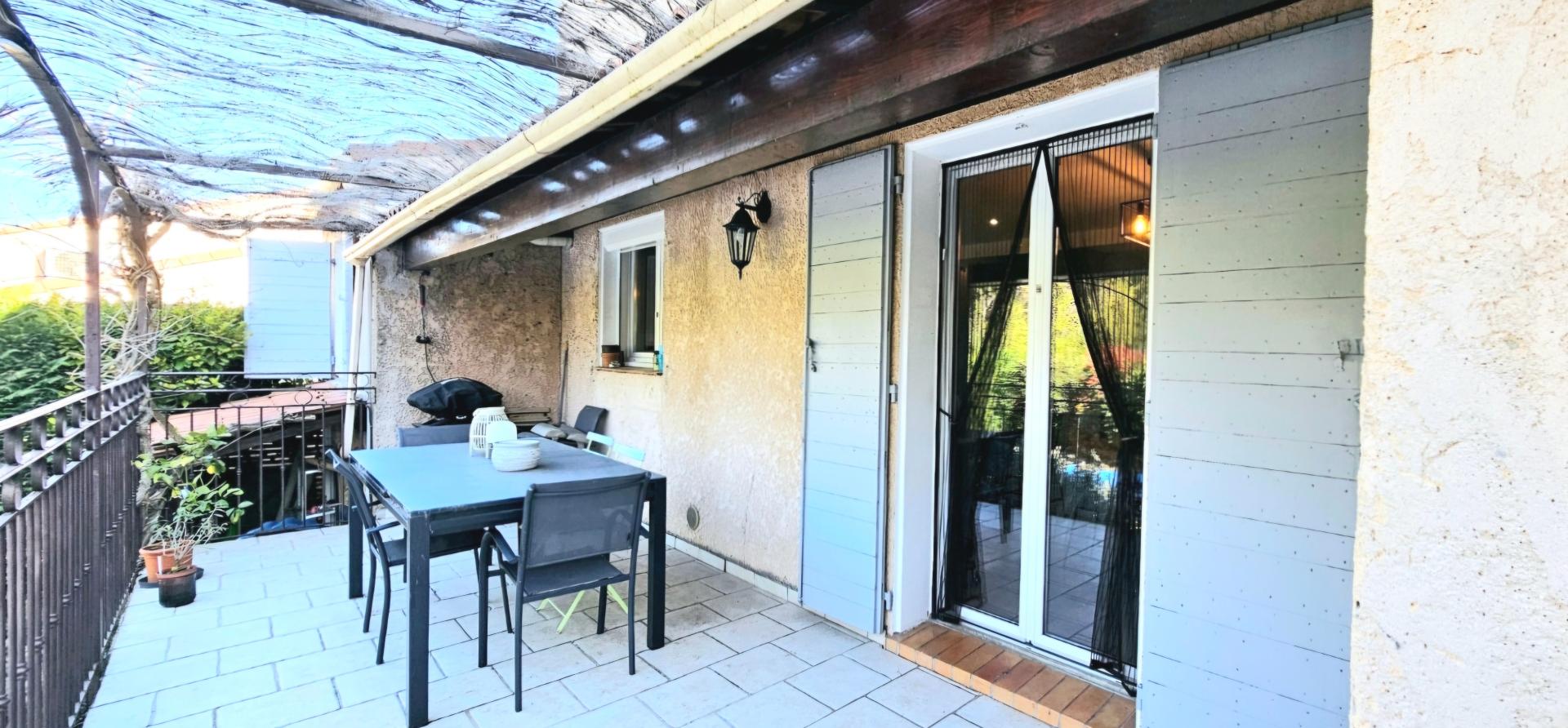 Photo 6 of the listing.