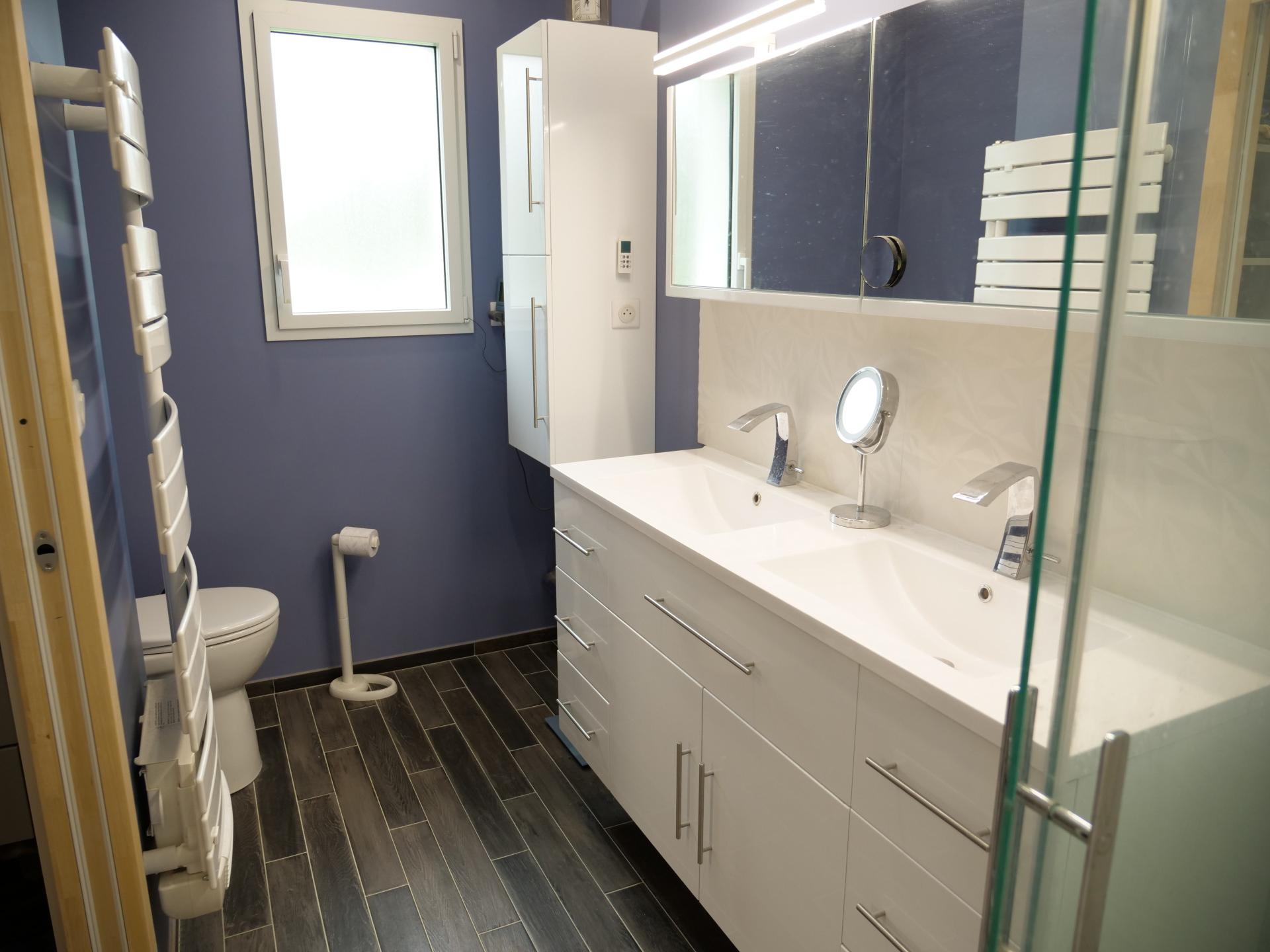 Photo 7 of the listing.