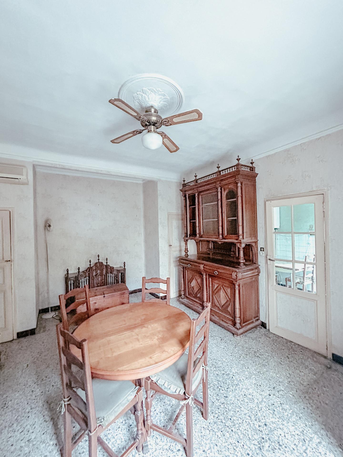 Photo 5 of the listing.