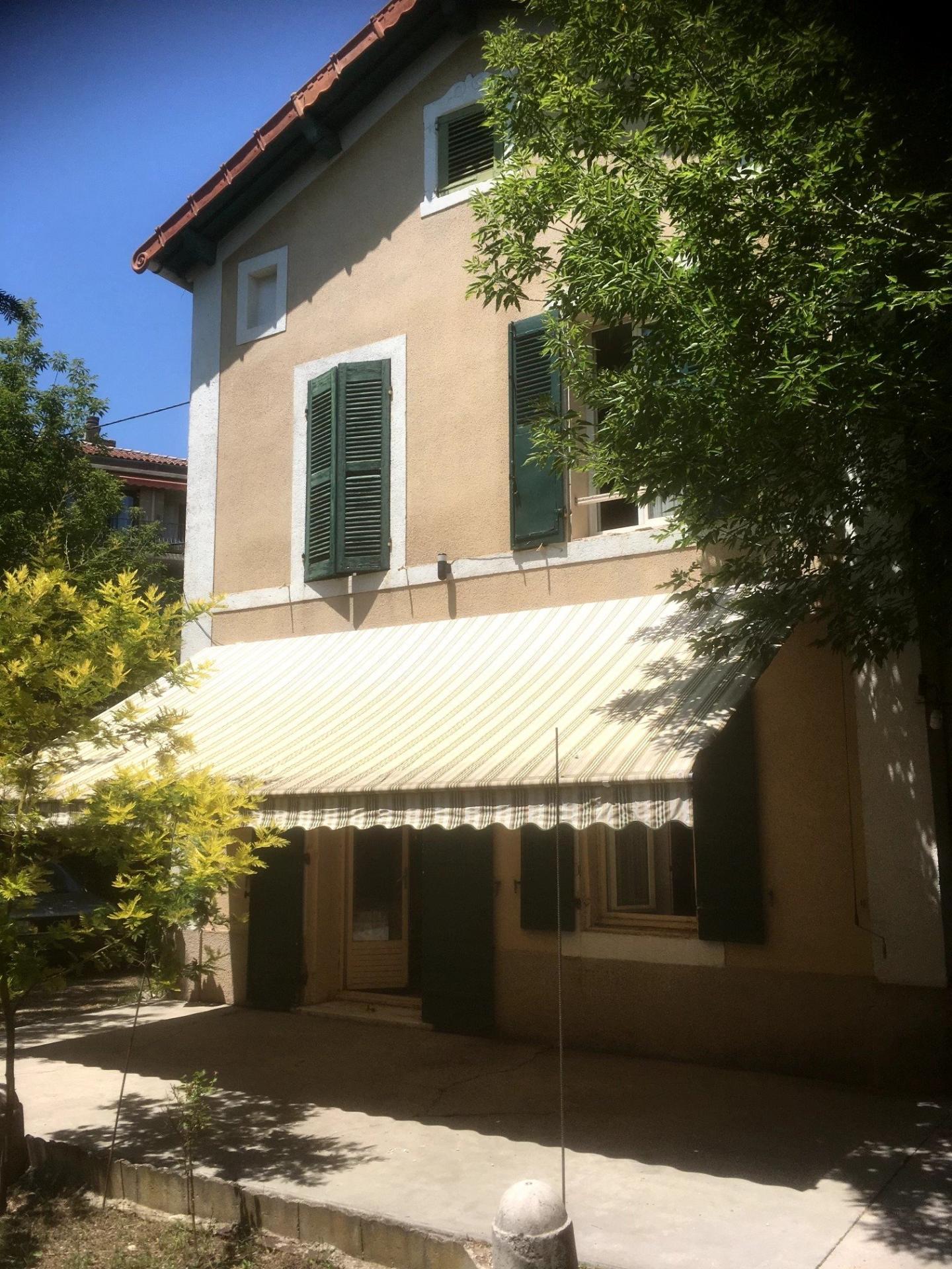 Photo 3 of the listing.