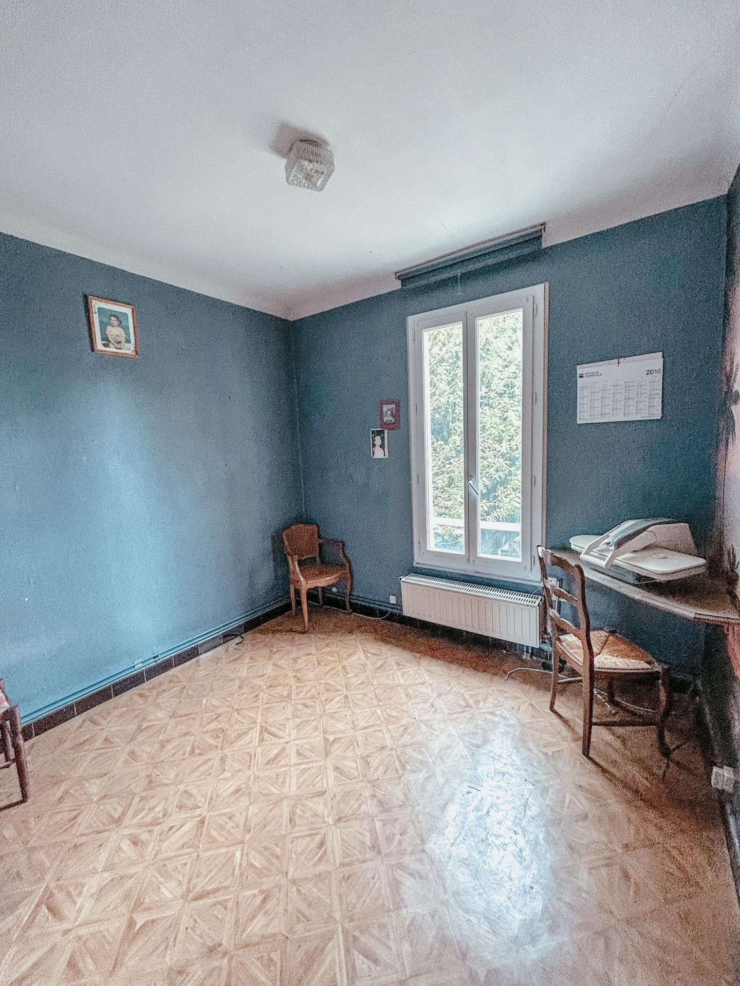 Photo 7 of the listing.