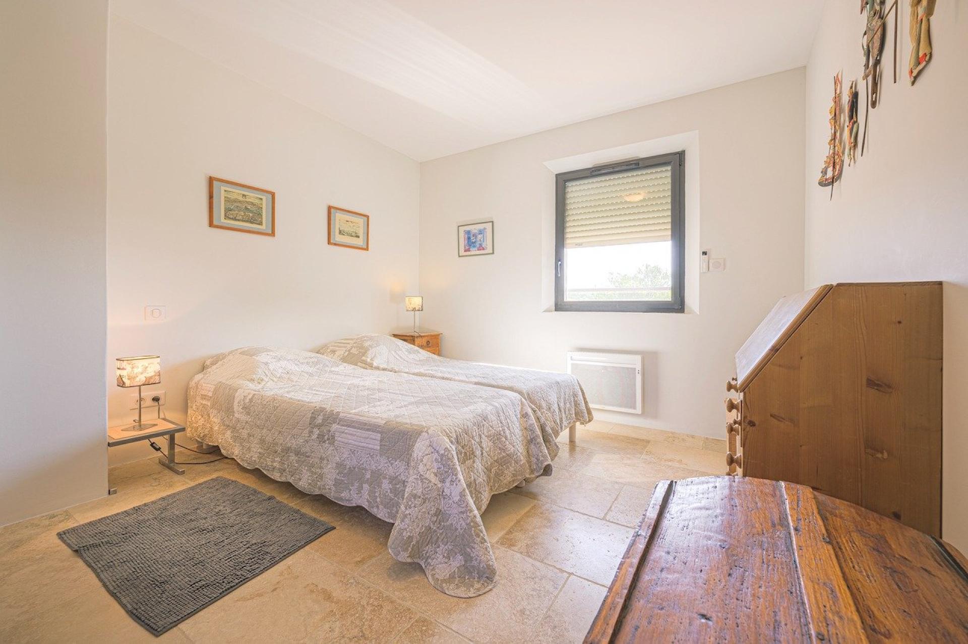 Photo 9 of the listing.