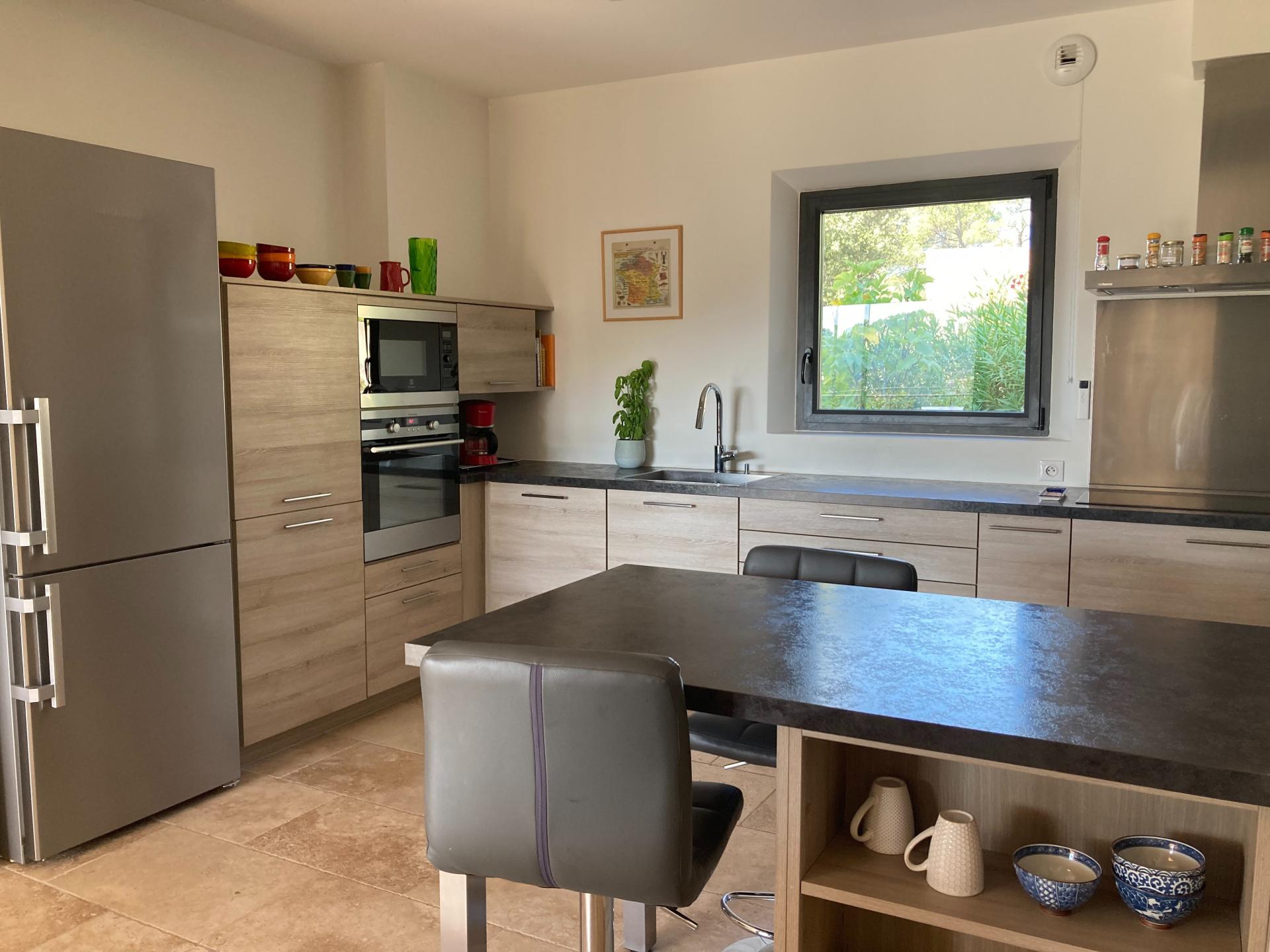 Photo 5 of the listing.