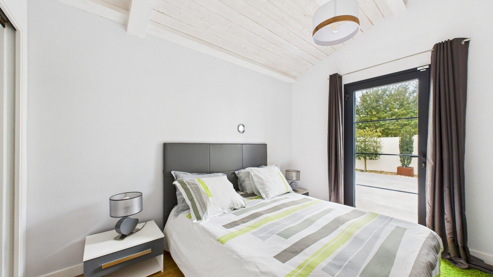 Photo 12 of the listing.