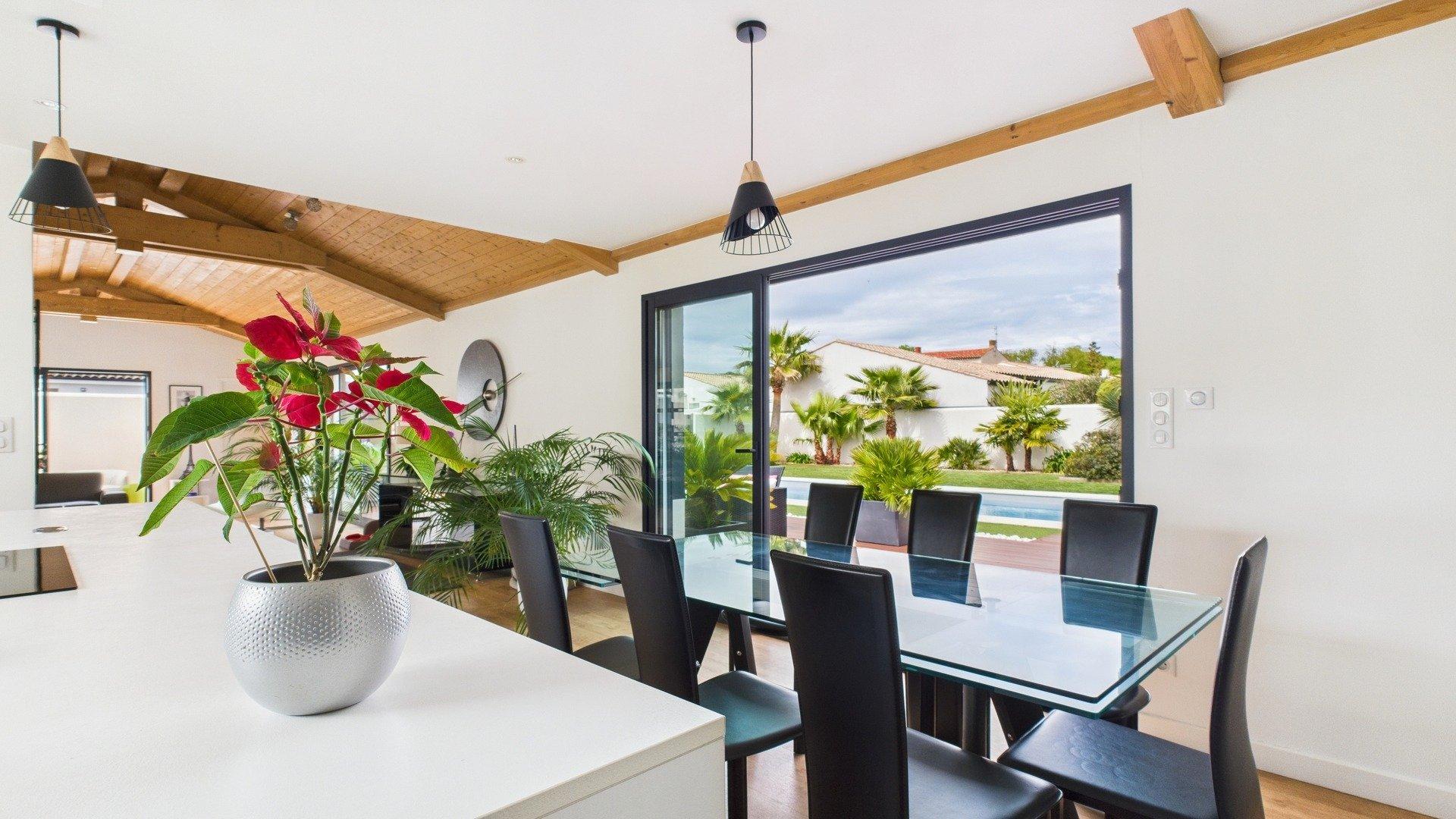 Photo 5 of the listing.