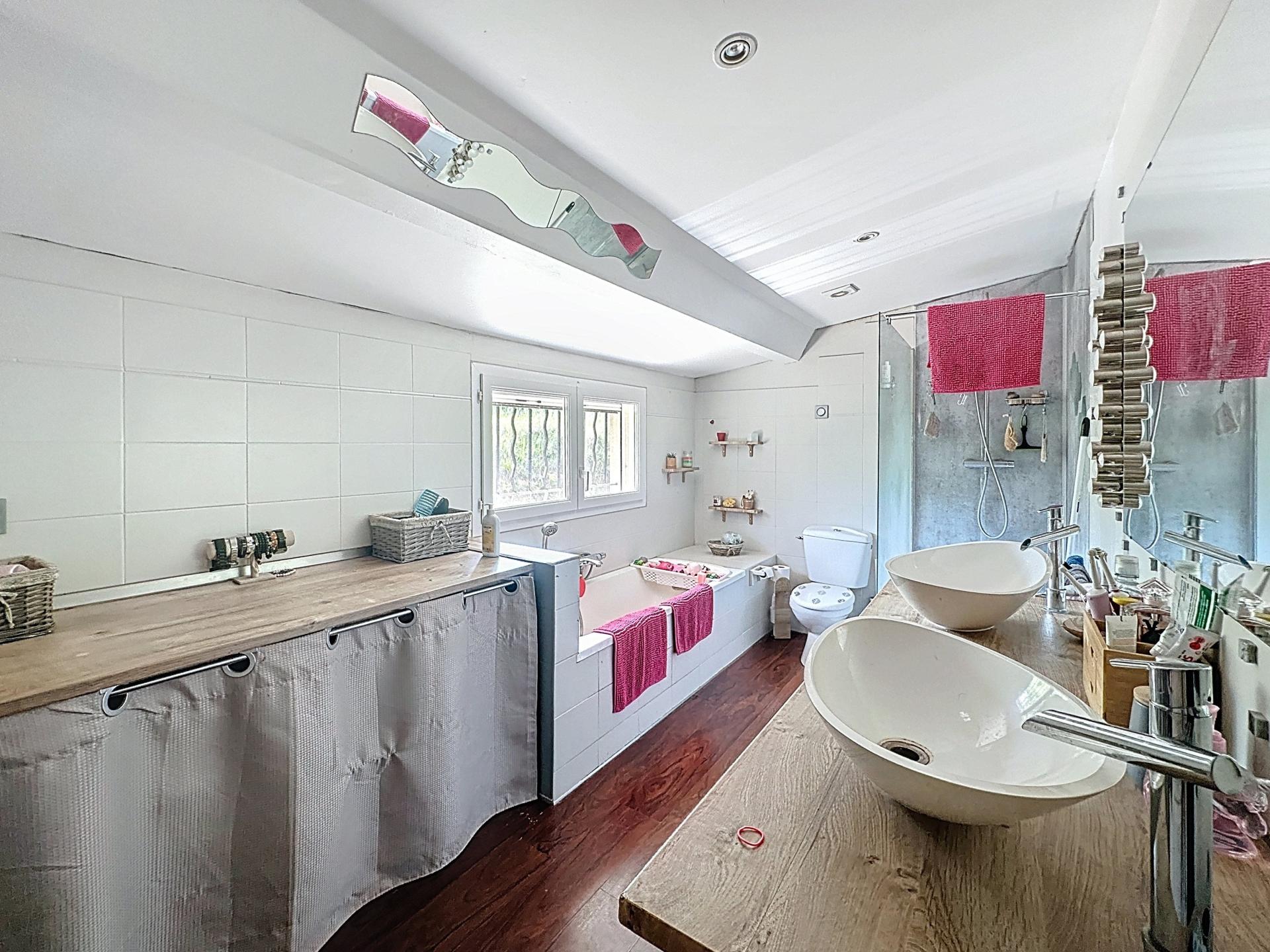 Photo 33 de l'annonce.